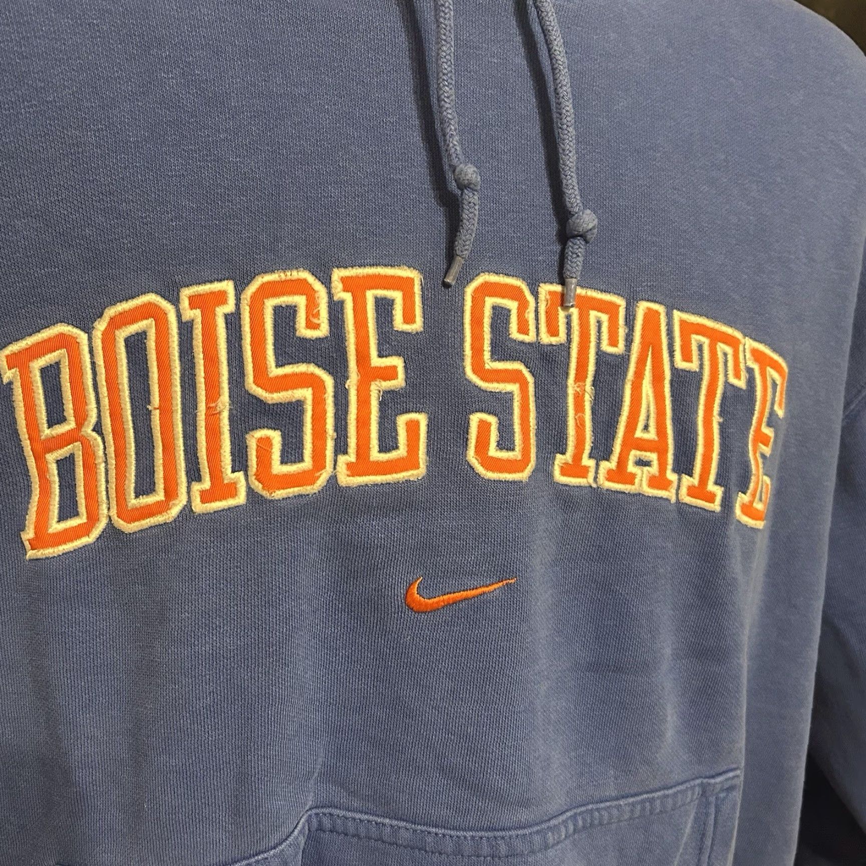 Nike VINTAGE Nike Hoodie Mens XL Blue Boise State Center Swoosh Kangaroo Pocket 2000s Size US XL / EU 56 / 4 - 7 Thumbnail
