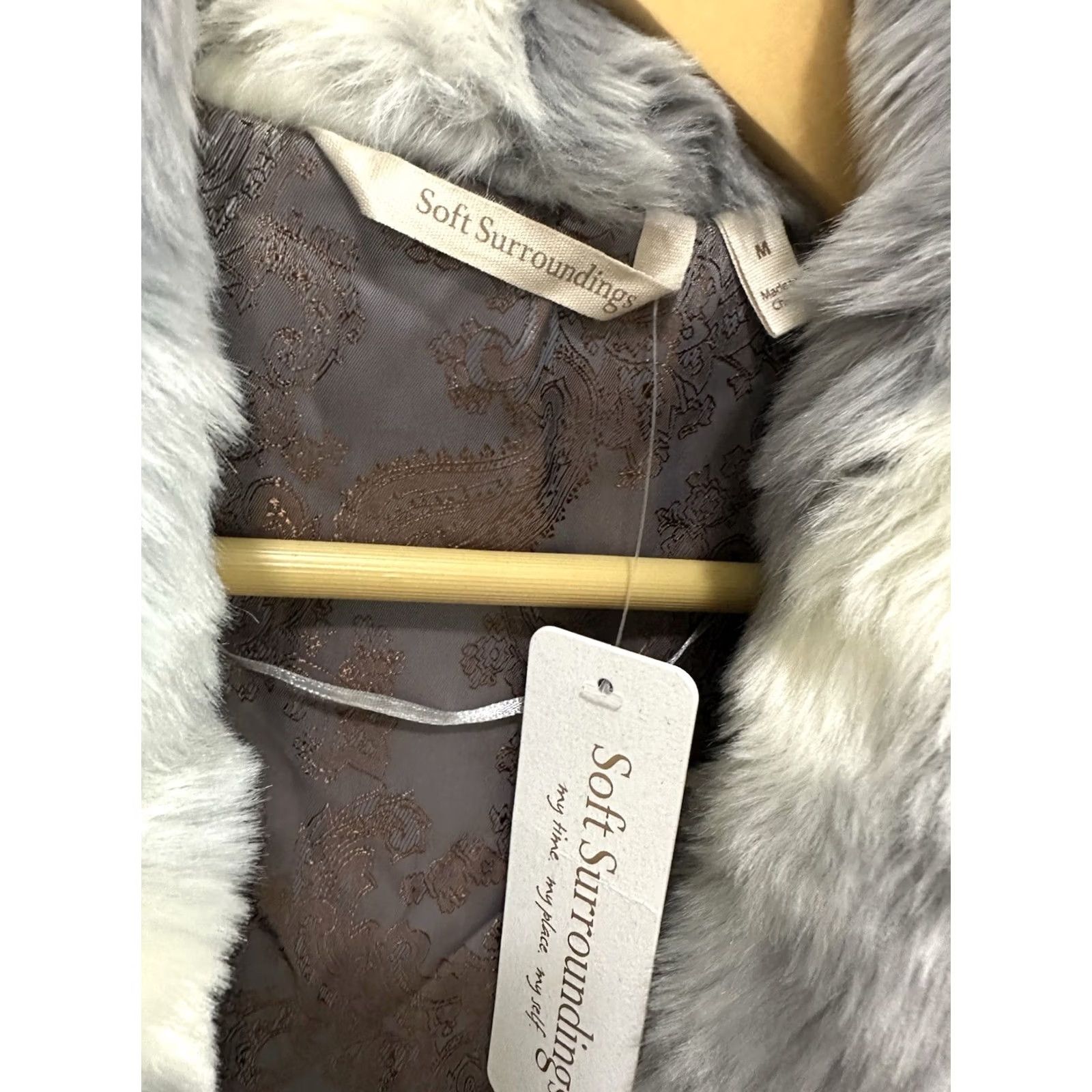 Soft Surroundings NWT Soft Surroundings Sweater Vest Size M Multicolor Faux Fur Vest Women's Knit Vest Size M / US 6-8 / IT 42-44 - 4 Thumbnail