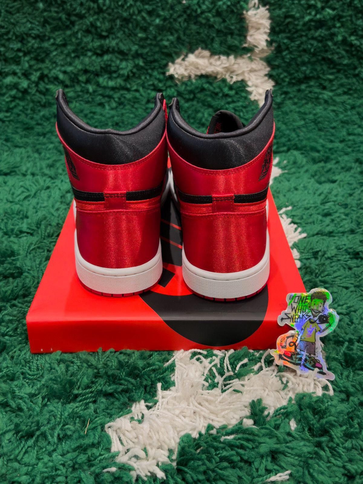 Jordan Brand Jordan 1 Retro High OG Satin Bred Size US 9 / EU 42 - 7 Thumbnail
