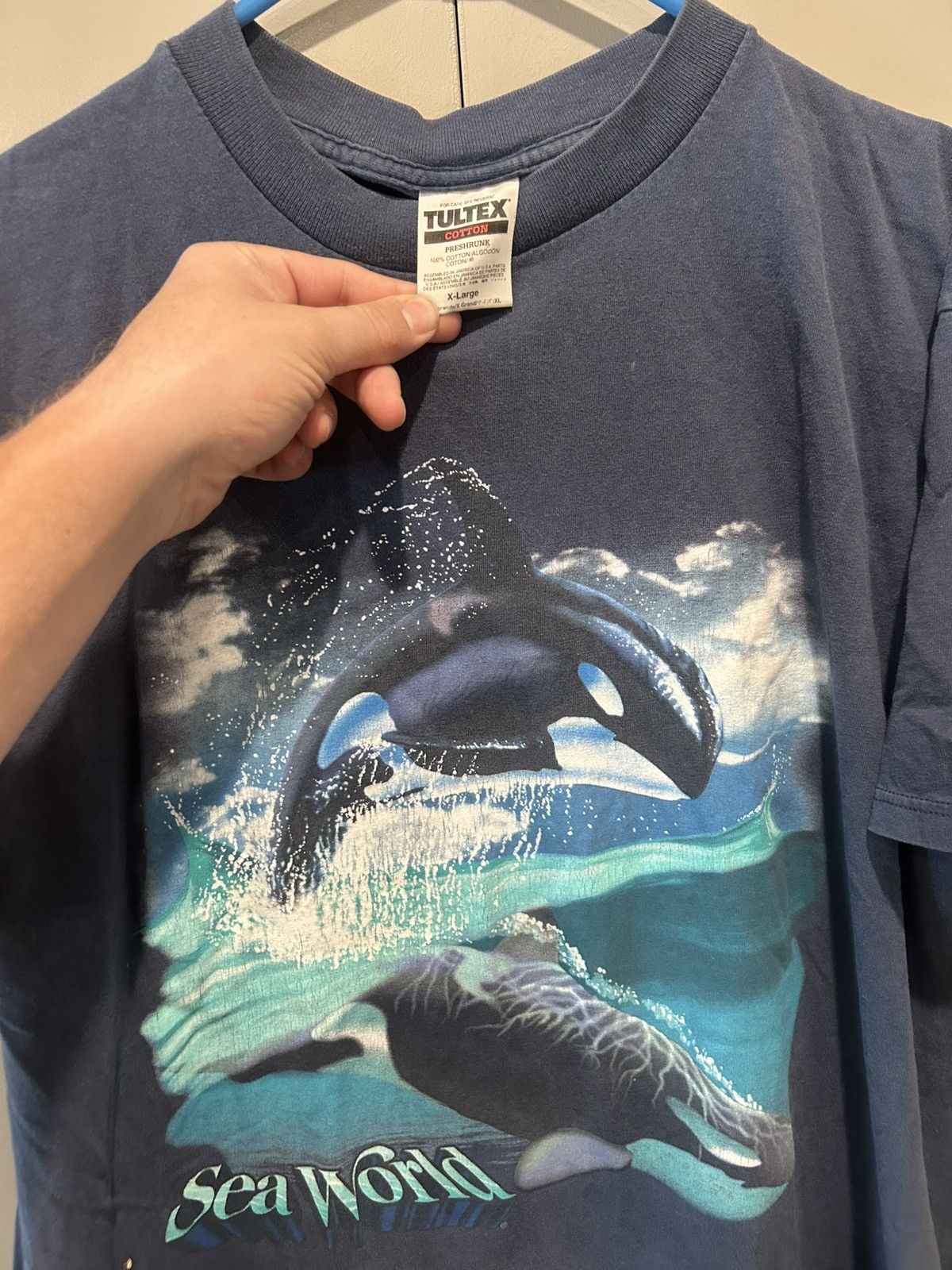 Tultex Vintage 90s Sea World Whale Shirt Size XL Size US XL / EU 56 / 4 - 2 Thumbnail