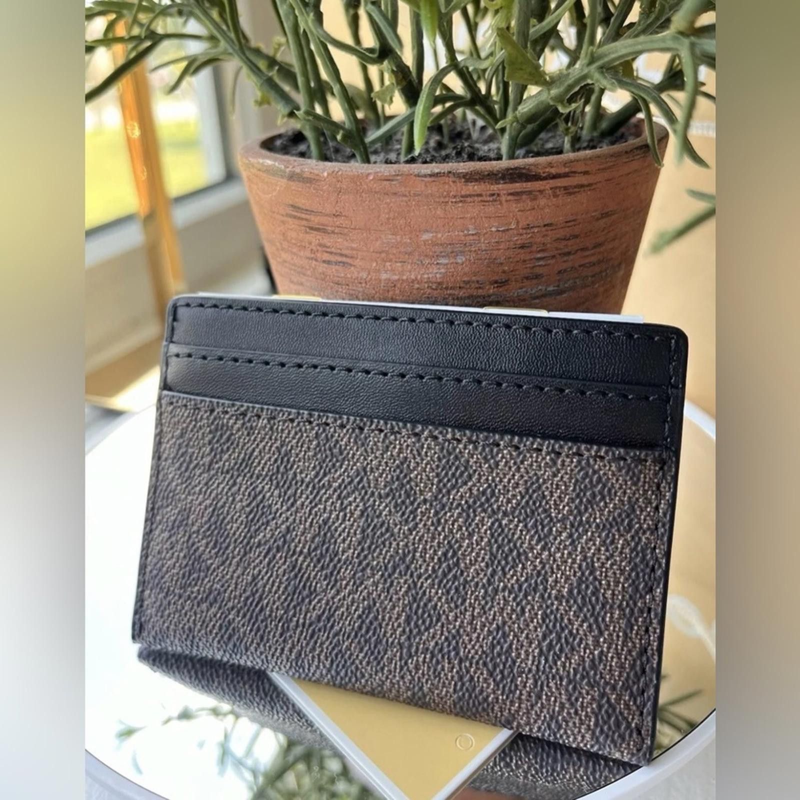 Michael Kors Michael Kors Brown And Black Card Holder NWT Size ONE SIZE - 2 Thumbnail