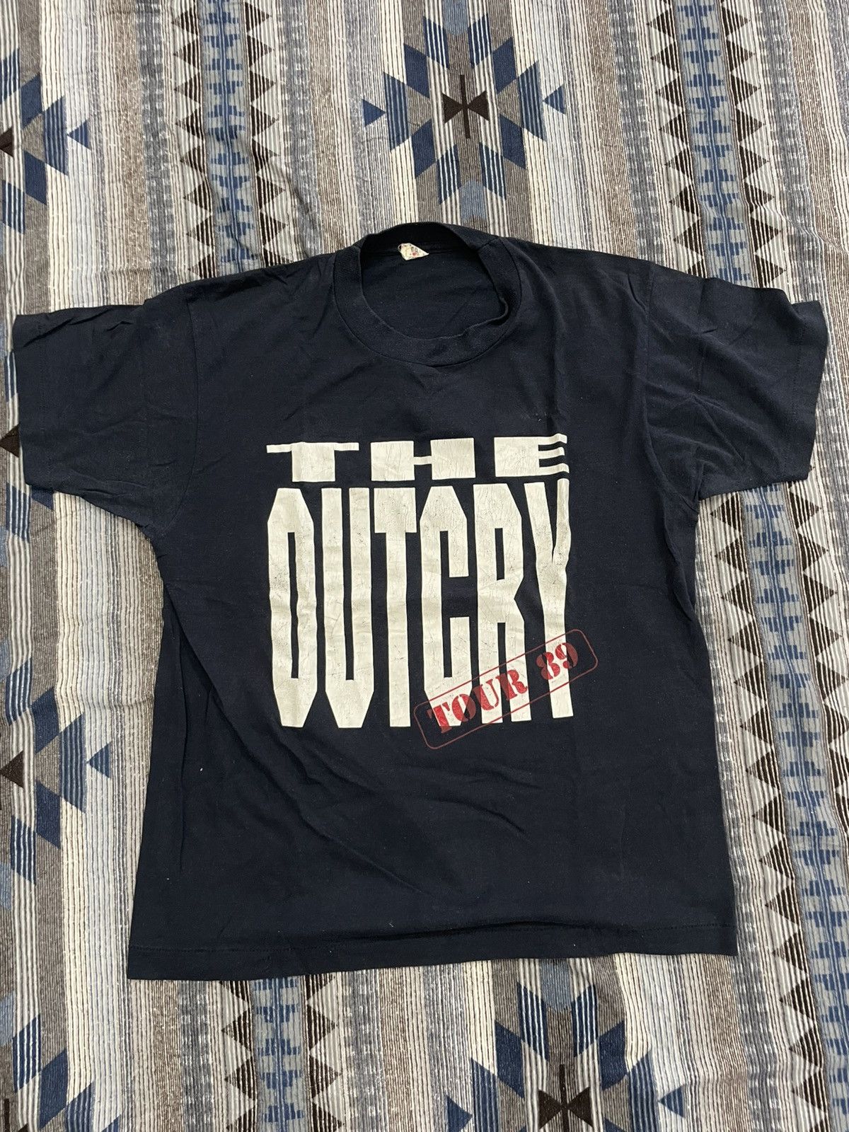Vintage Vintage 80s The Outcry tour 89 band t shirt Size US L / EU 52-54 / 3 - 6 Thumbnail