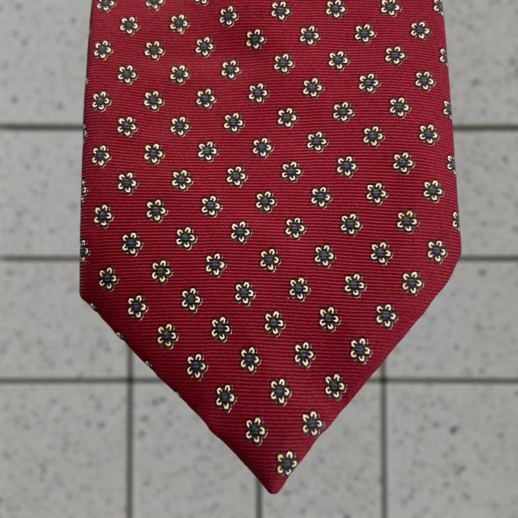 MCM VINTAGE Reed St. James Silk ITALY Tie 3x54 Short MCM Floral Medallion Red Necktie Classic 1970s 90s Macclesfield neat foulard Size US 35 - 1 Thumbnail