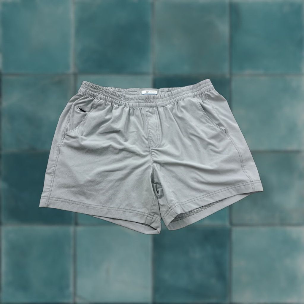 Vintage Columbia Shorts Women’s M Medium Grey Pleated Elastic Waist Size 32" / US 10 / IT 46 - 1 Thumbnail