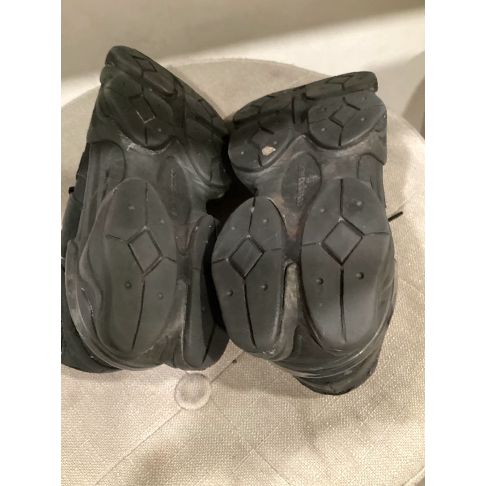 New Balance New Balance 9060 Sneaker Unisex Adults Black Cat 6.5 USA 6.5 UK 39 EU Silver Accents Casual Athletic Low Top Shoes Size US 6 / EU 39 - 7 Thumbnail