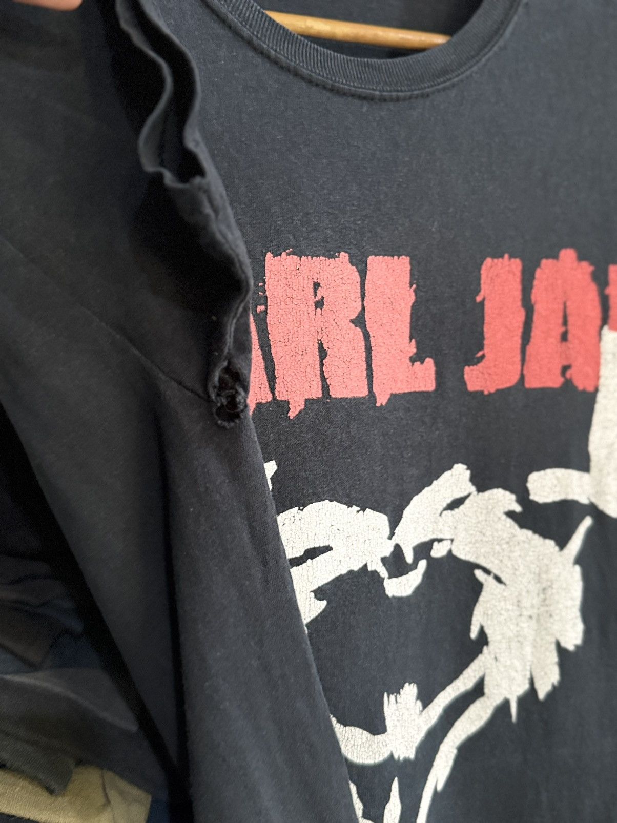 Band Tees Thrashed Vintage Pearl Jam Alive Promo Faded Tee Size US M / EU 48-50 / 2 - 9 Thumbnail