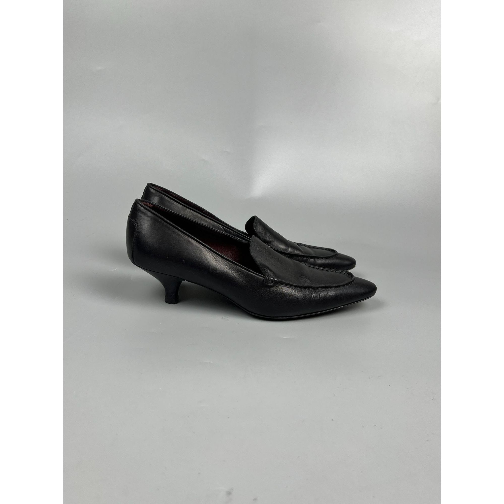 Tod's Tod’s Pointed Toe Kitten Heel Leather Pumps (Y01030) Size US 6 / IT 36 - 1 Thumbnail