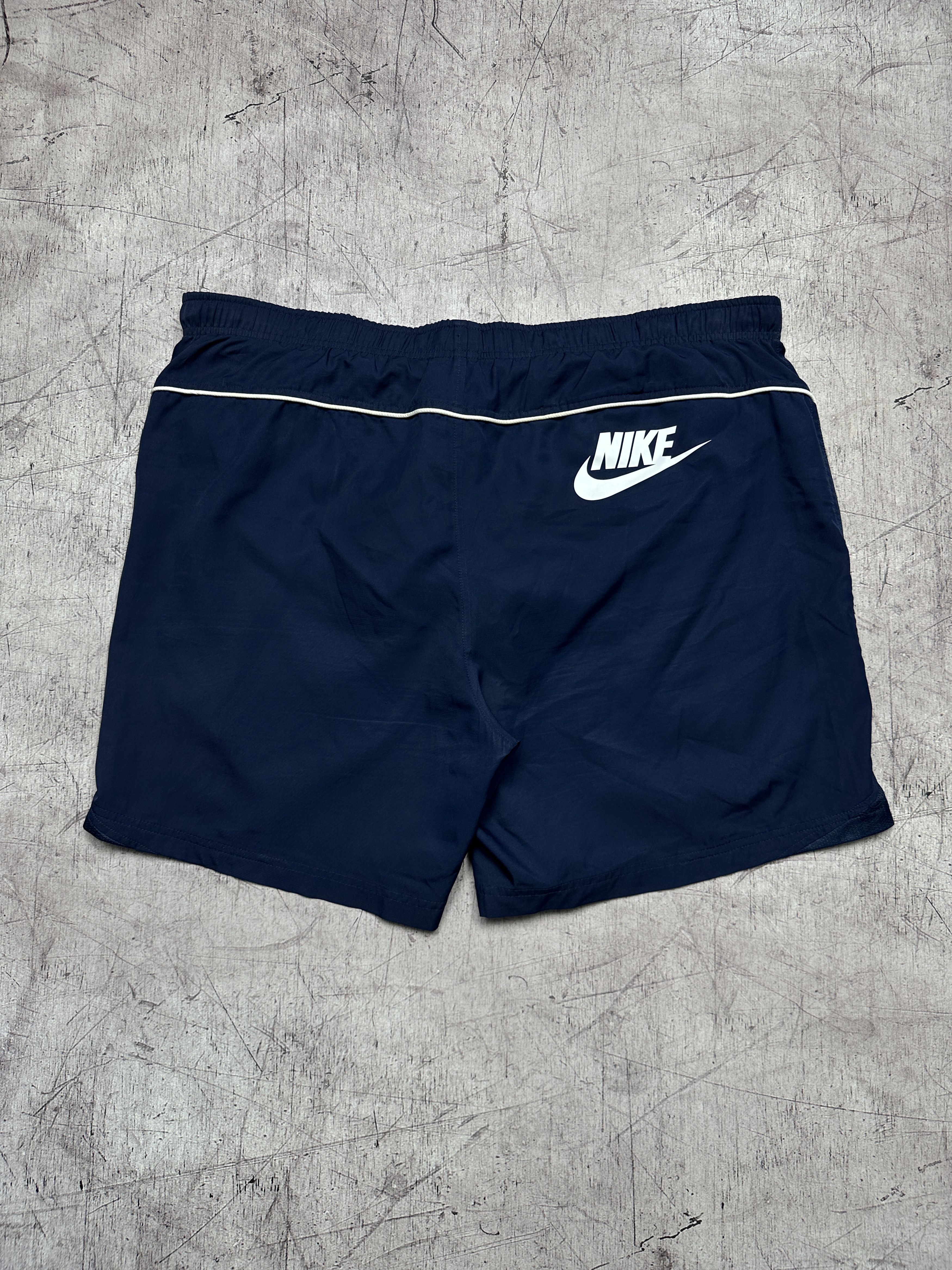 Nike Nike Vintage Mens Nylon Shorts Size US 38 / EU 54 - 8 Thumbnail
