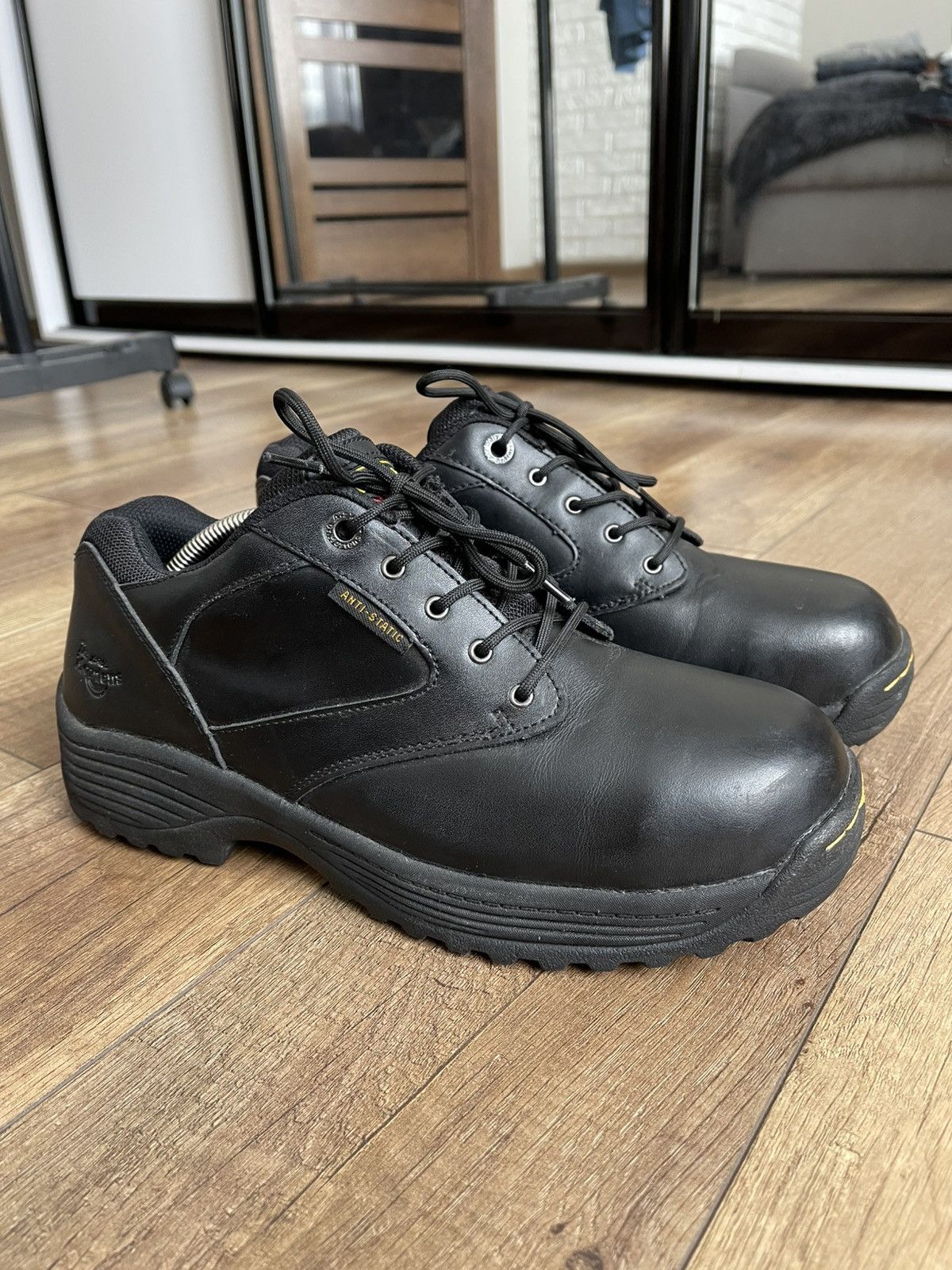 Dr. Martens Dr Martens Steel Toe Anti Static Industrial Leather Shoes Size US 10 / EU 43 - 1 Thumbnail
