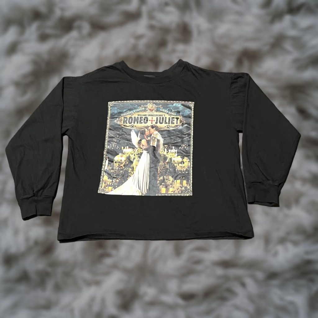 Forever 21 Romeo Juliet Shirt Womens Small Black Long Sleeve Graphic Tee movie 90s Romantic Crew Neck