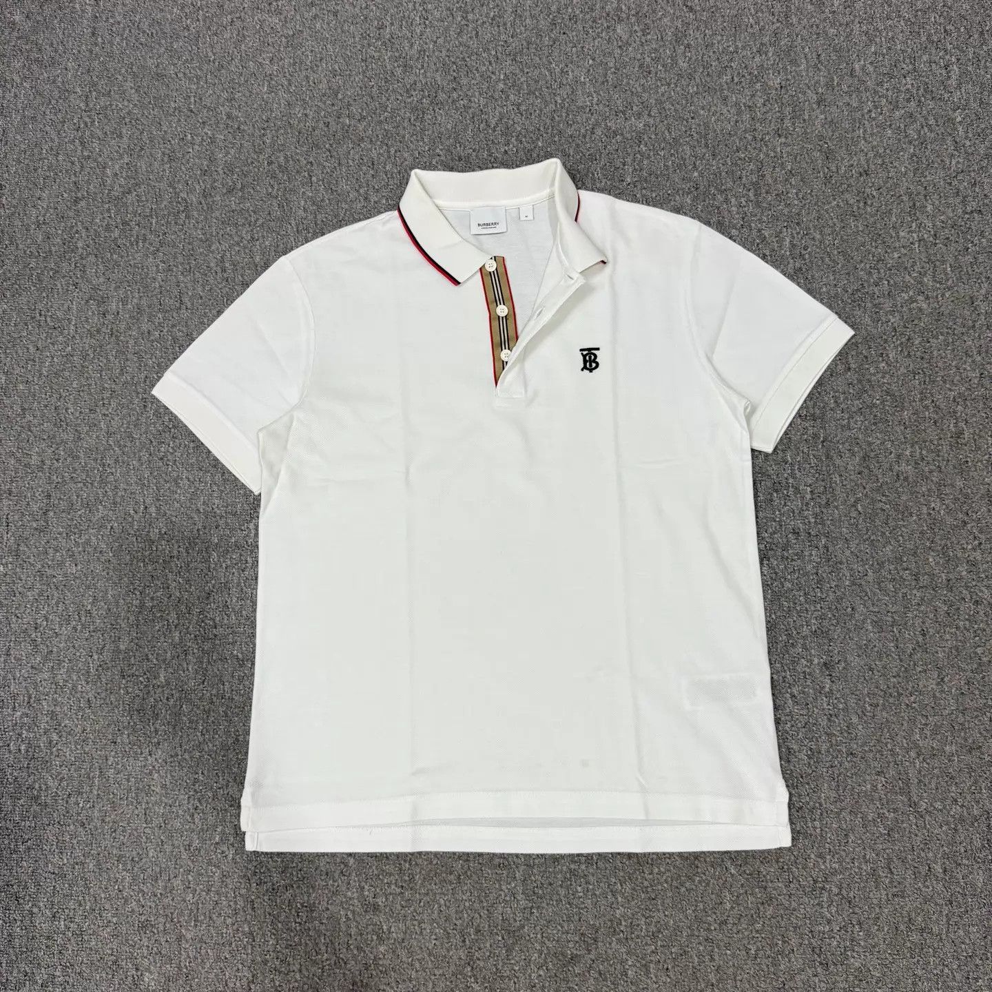 Burberry Burberry White TB Embroidered Short Sleeve Polo M 99 New Size US M / EU 48-50 / 2 - 1 Thumbnail