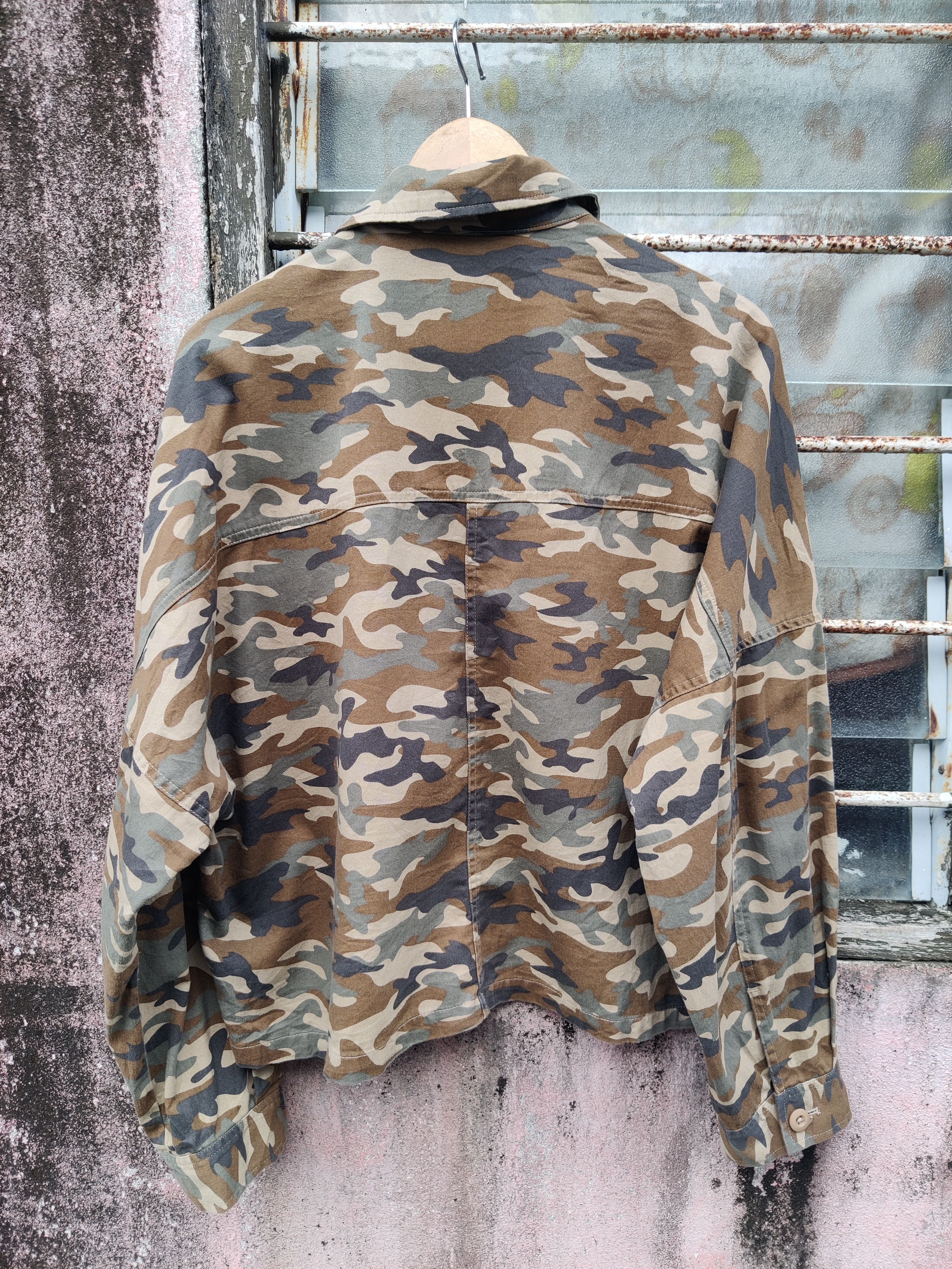 GU Vintage GU Military Camouflage Oversize Crop Shirt Size L / US 10 / IT 46 - 4 Thumbnail