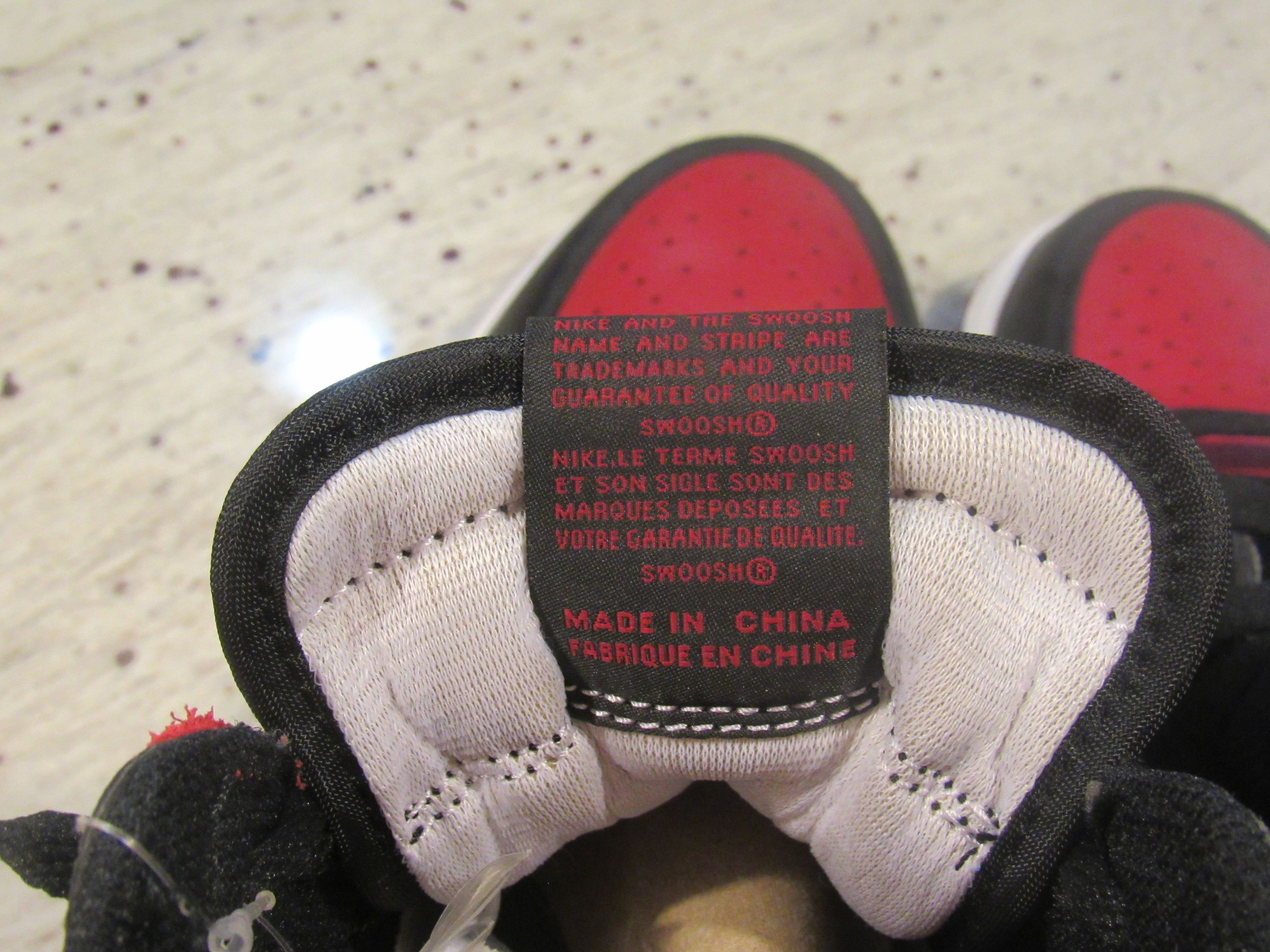 Jordan Brand × Nike Air Jordan 1 'Banned' 2016 Size US 12.5 / EU 45-46 - 11 Thumbnail