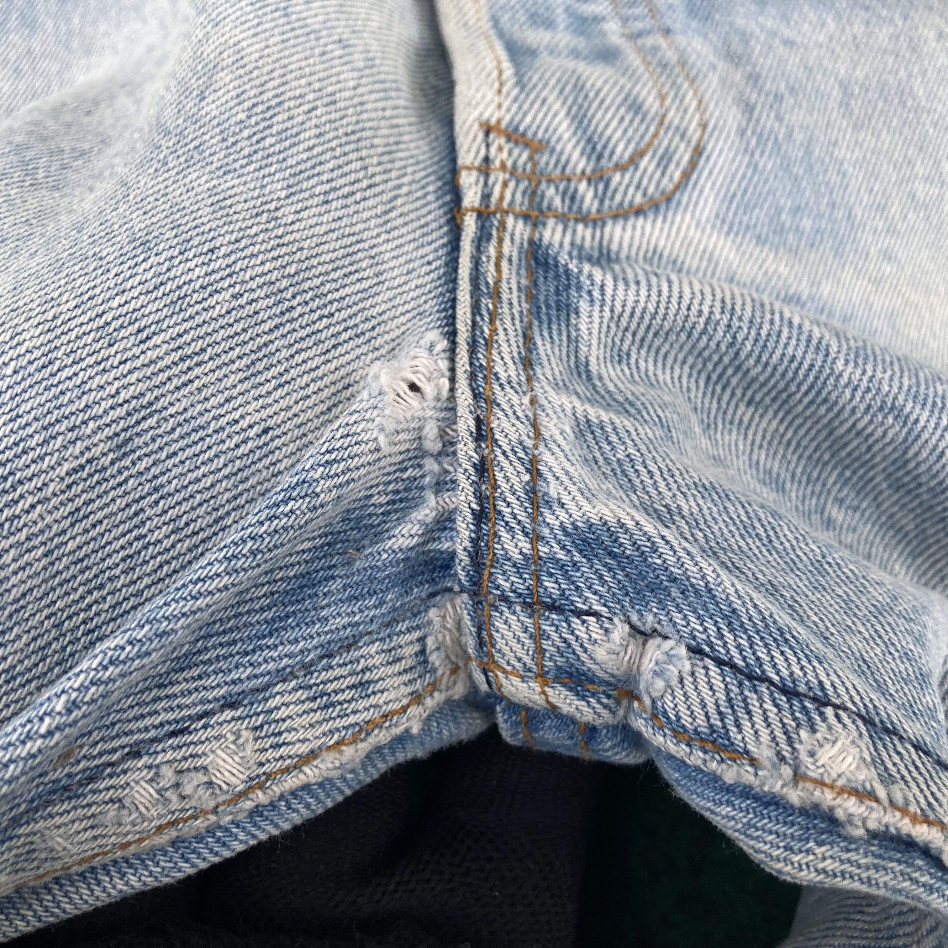 Levi's × Vintage Vtg Levis 501 Distressed Ripped Light Blue Dirty Jeans Size US 31 - 6 Thumbnail