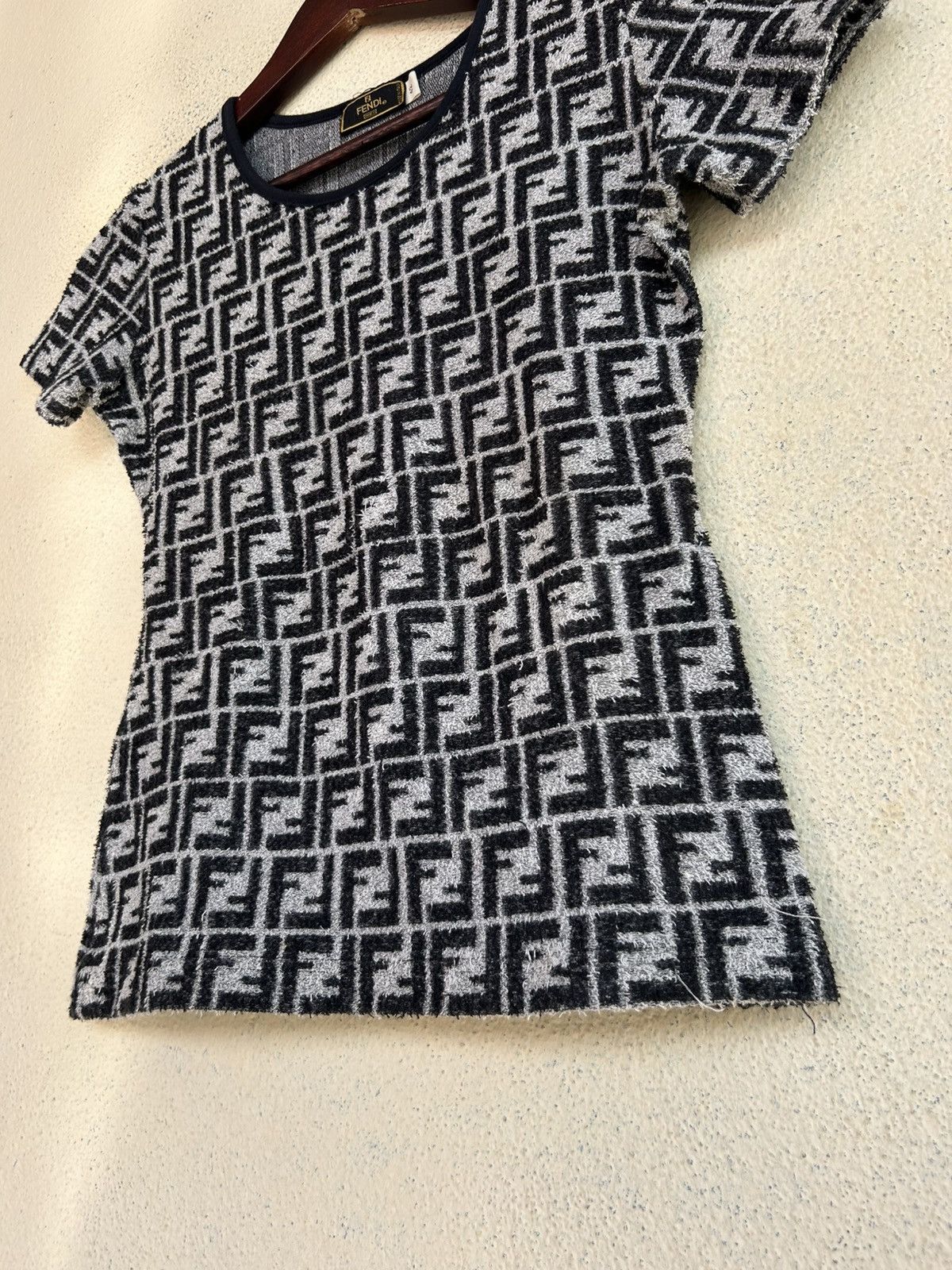 Fendi Vintage Fendi Monogram Fleece Tshirt Size M / US 6-8 / IT 42-44 - 8 Thumbnail