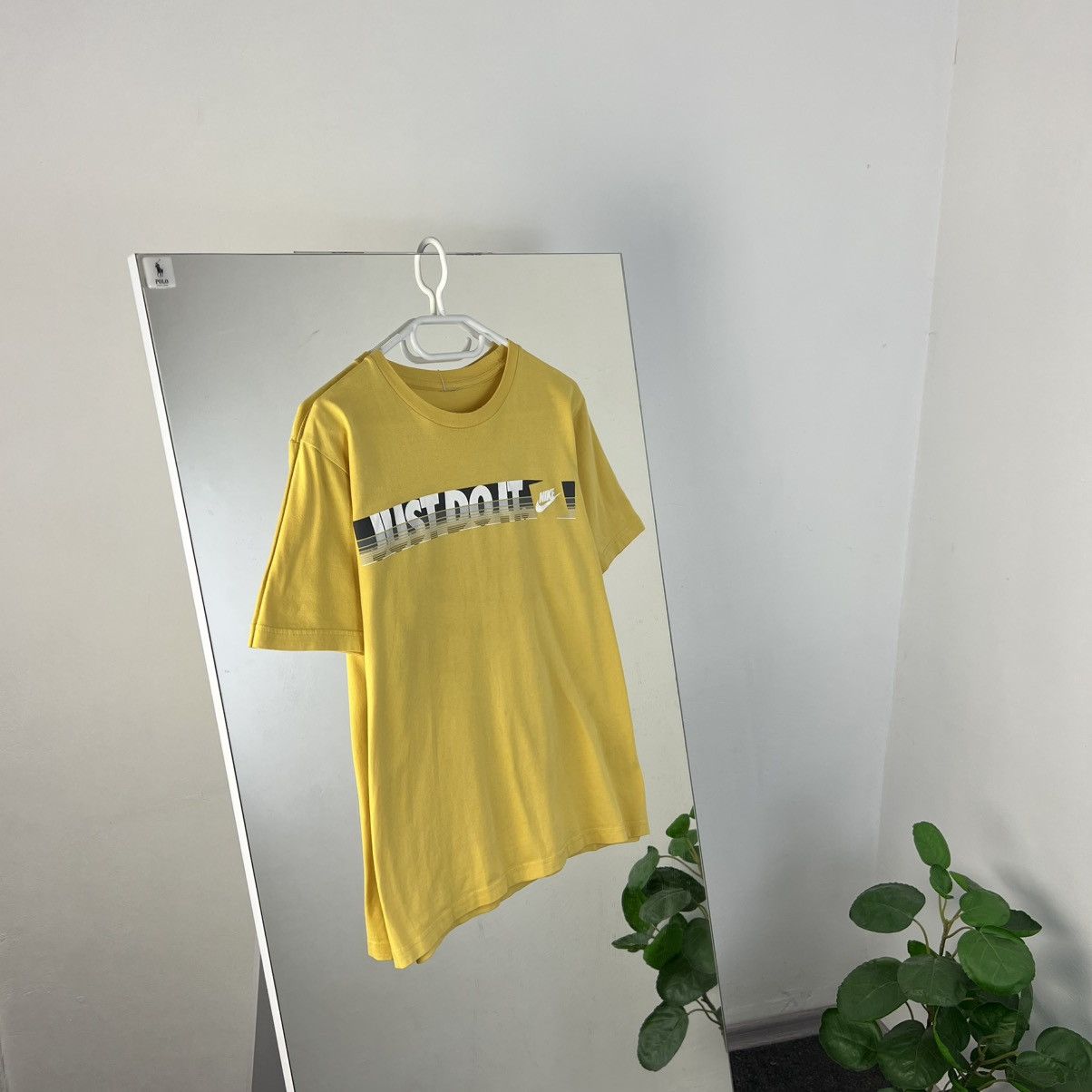 Nike Vintage Nike Big Logo T-Shirt Streetwear Style Size US M / EU 48-50 / 2 - 1 Thumbnail