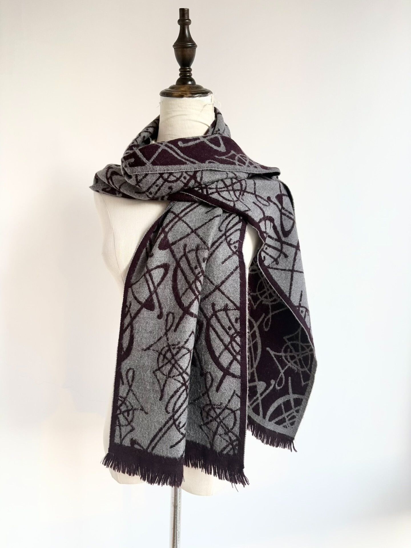 Vivienne Westwood Vivienne Westwood Gray Saturn Scarf Size ONE SIZE - 1 Thumbnail