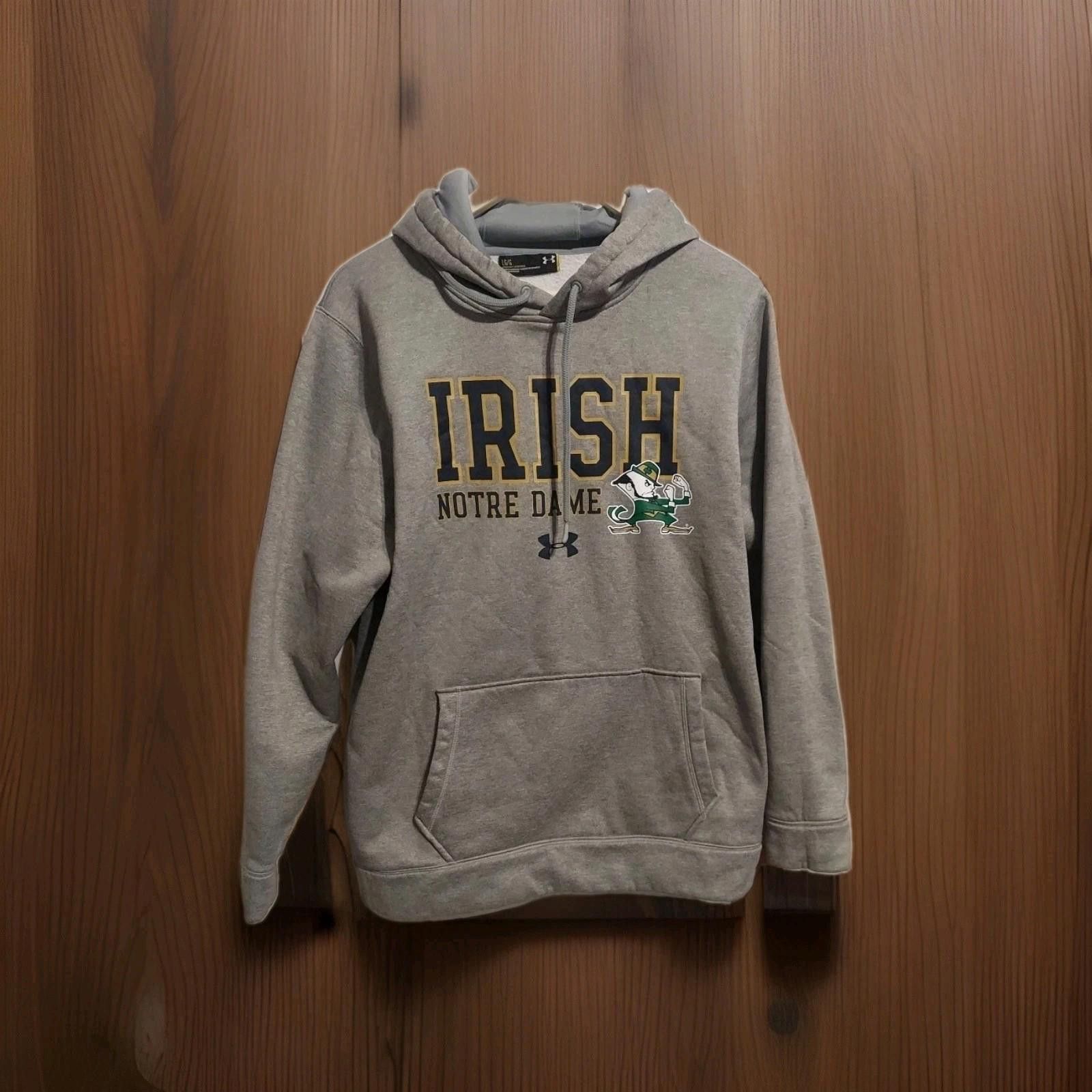 Under Armour NOTRE DAME FIGHTING IRISH Men’s Large Under Armour ATHLETIC Size ONE SIZE - 1 Thumbnail