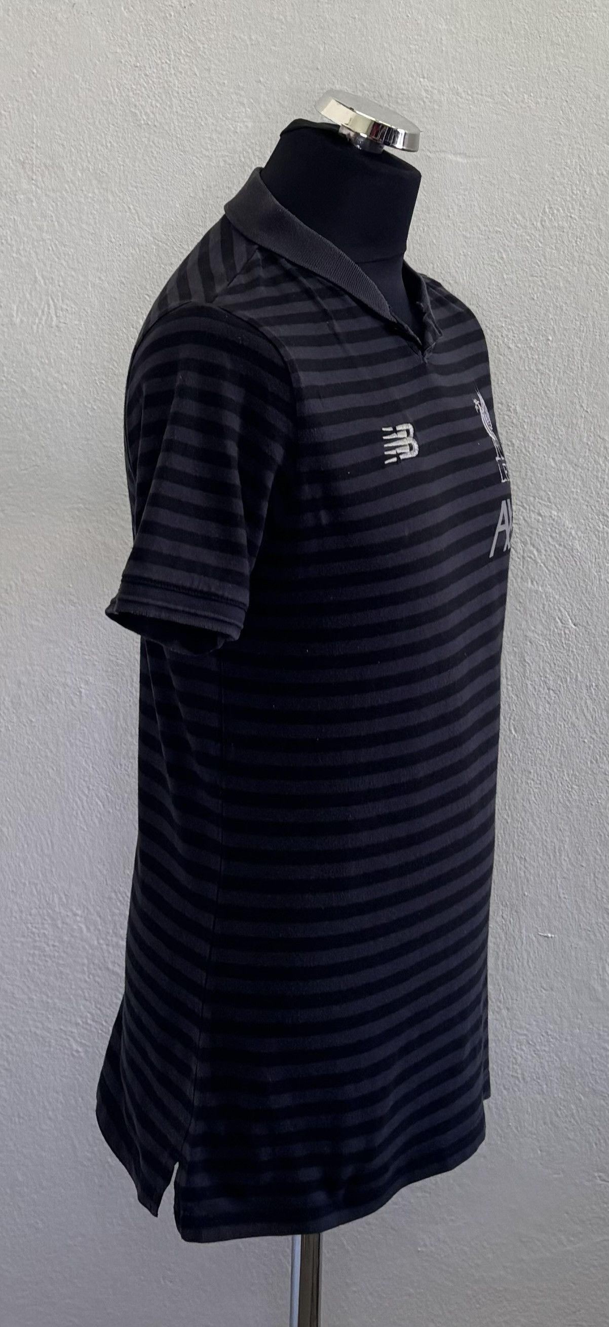 New Balance Polo Liverpool 2019/2020 New Balance Size. M Size US M / EU 48-50 / 2 - 4 Thumbnail