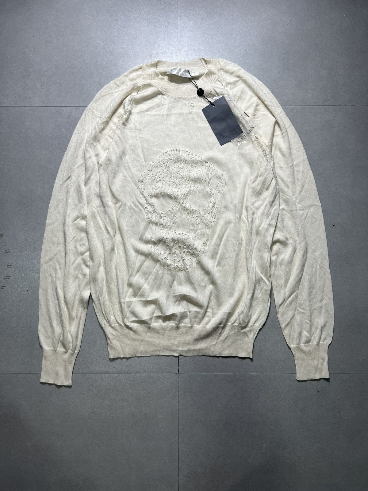 Alexander McQueen Alexander McQueen - Distressed Skull Sweater Size L / US 10 / IT 46 - 1 Thumbnail