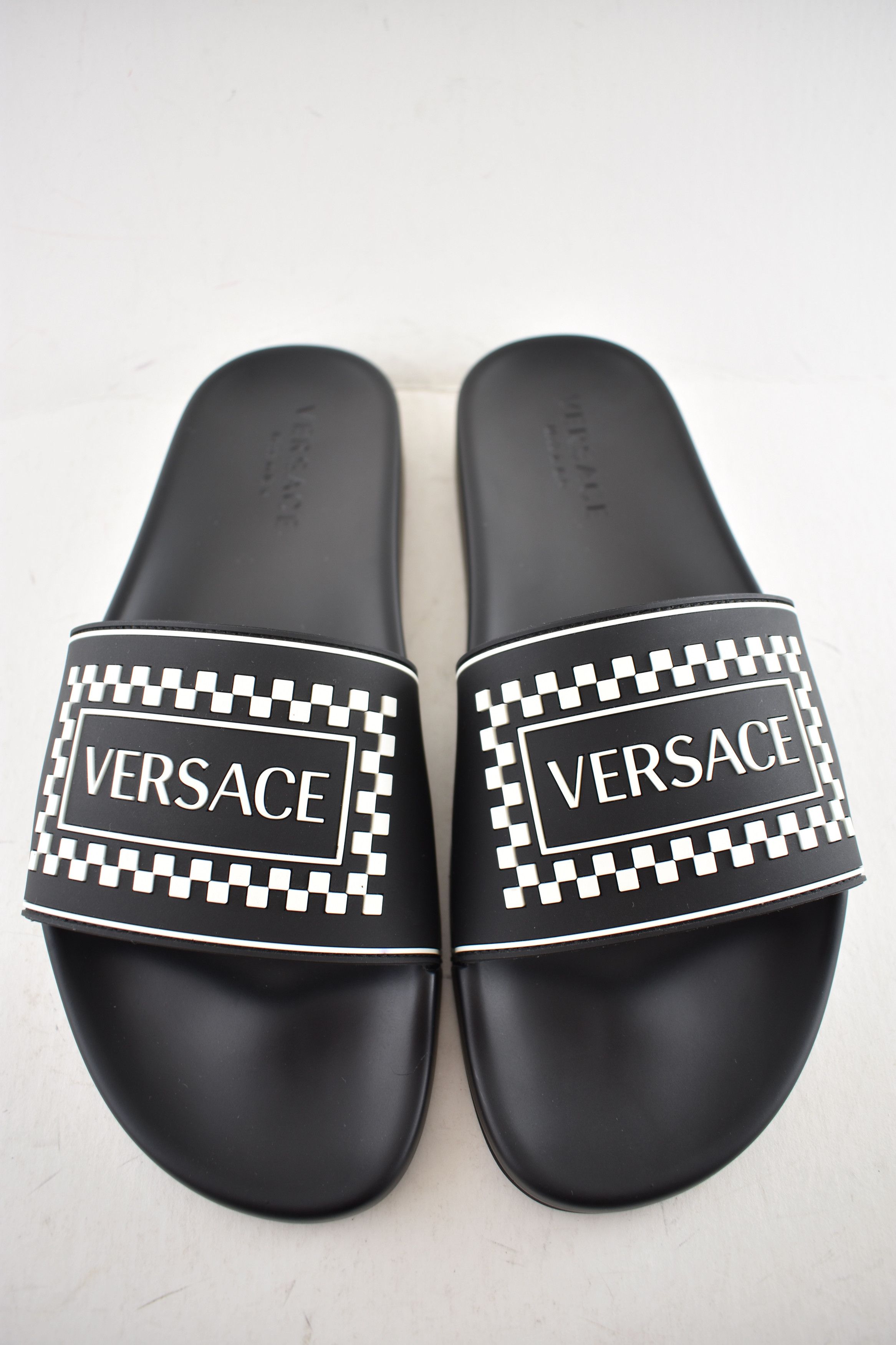Versace White 90s Logo Rubber Slide Pool Sandal Flip Flop Flat 44 11 Size US 11 / EU 44 - 6 Thumbnail