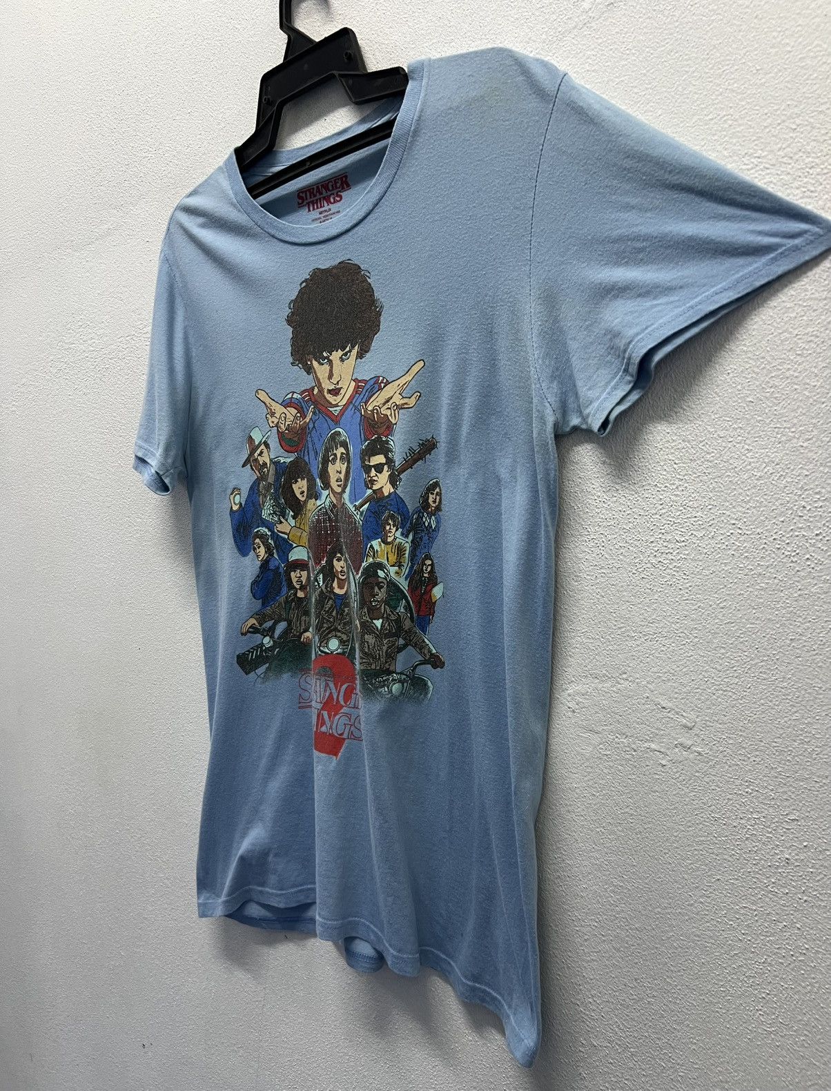 Vintage VINTAGE STRANGER THINGS 2 NETFLIX SHIRT Size US M / EU 48-50 / 2 - 4 Thumbnail