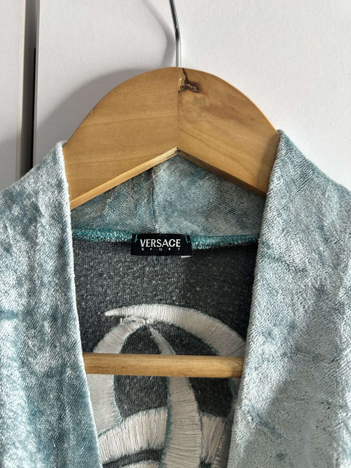 Versace Versace velour sweatshirt vintage Size XS / US 0-2 / IT 36-38 - 5 Thumbnail