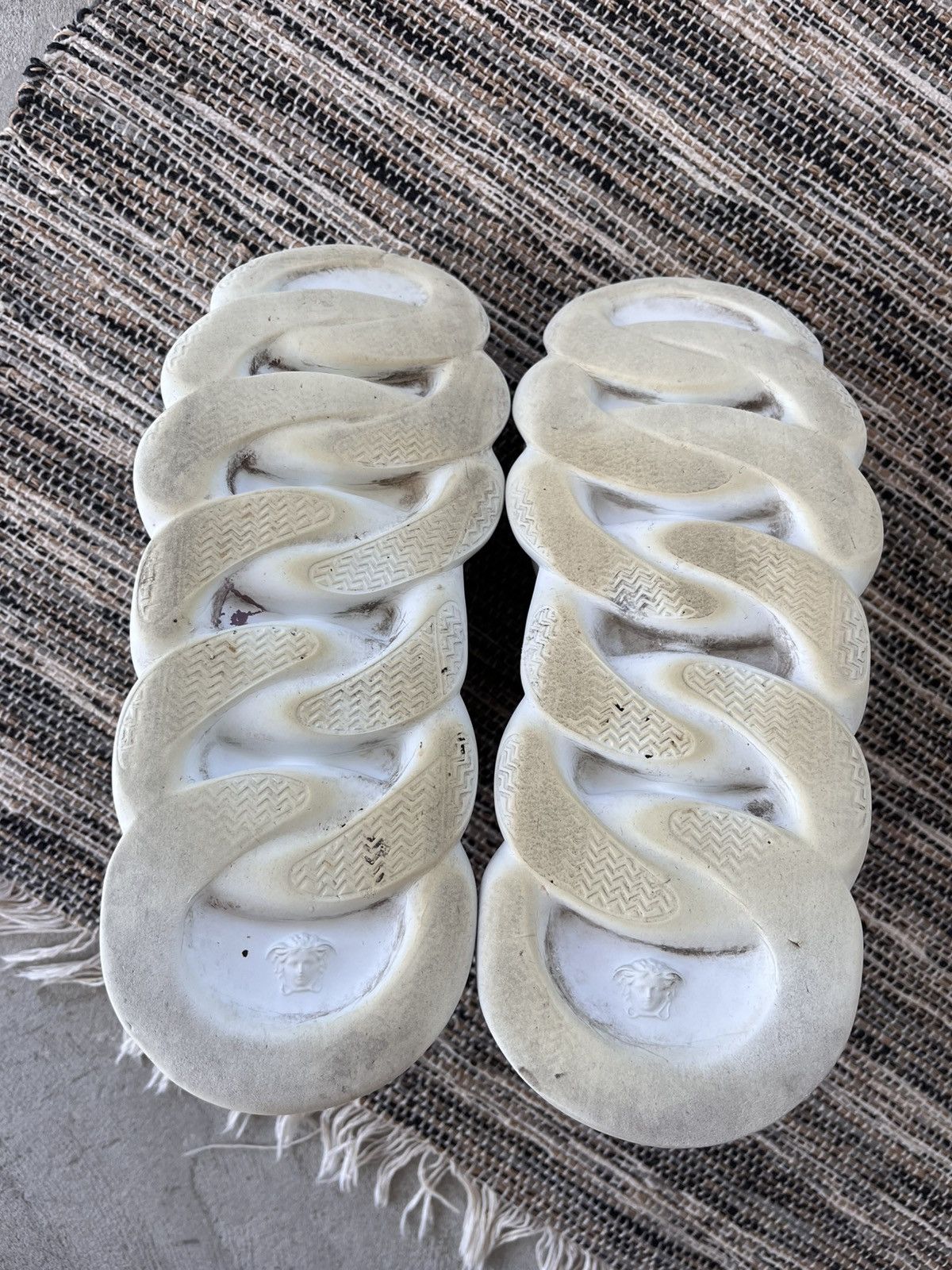 Versace Versace Chain Reaction Sneakers Baroque Medusa Logo Y2K Size US 5 / IT 35 - 9 Thumbnail