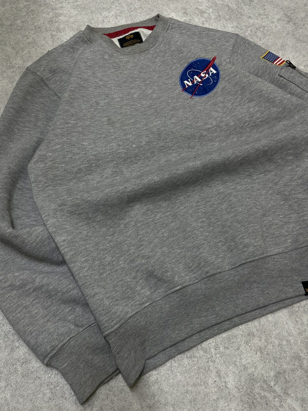 Alpha Industries × NASA Y2K Alpha Industries Grey Sweatshirt NASA Logo Size US M / EU 48-50 / 2 - 6 Thumbnail