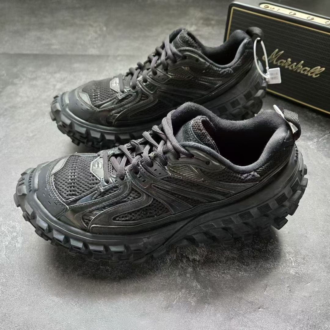 Balenciaga Balenciaga Black Lowtop Sneakers 41 Men Size US 8.5 / EU 41-42 - 1 Thumbnail