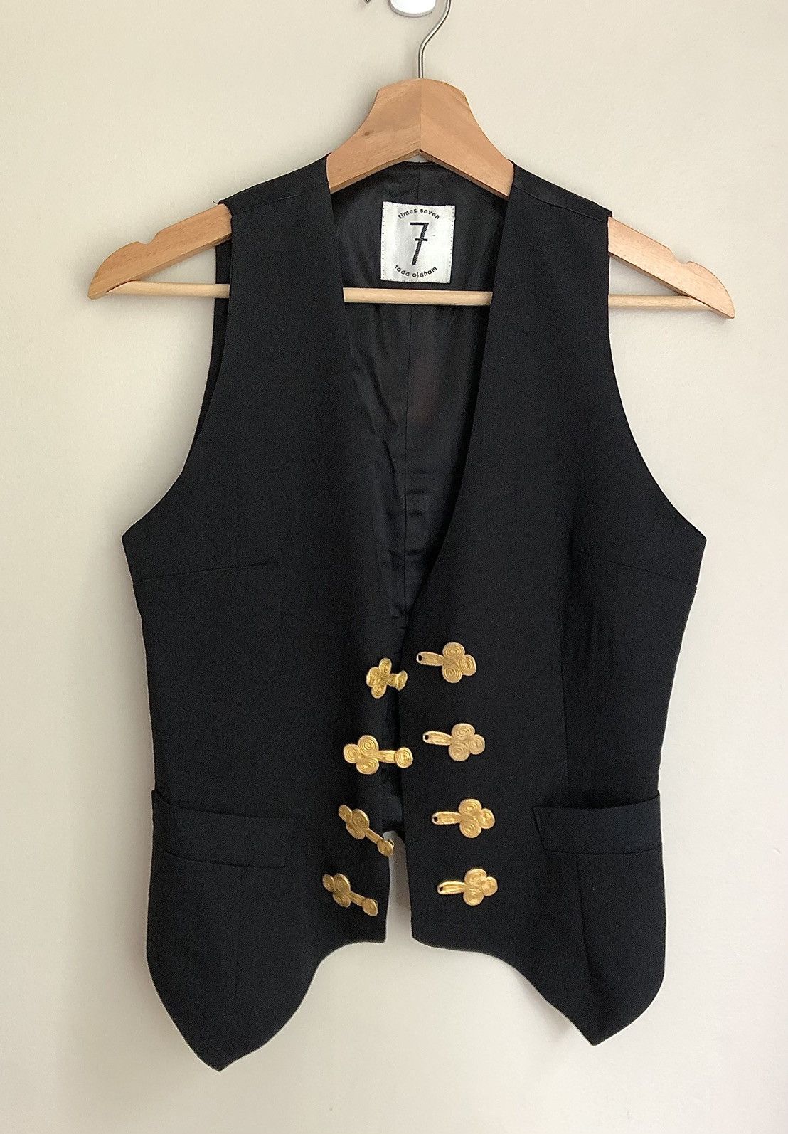Todd Oldham Todd Oldham Vintage Ornate Gold Metal Clasp Vest Size S / US 4 / IT 40 - 16 Thumbnail