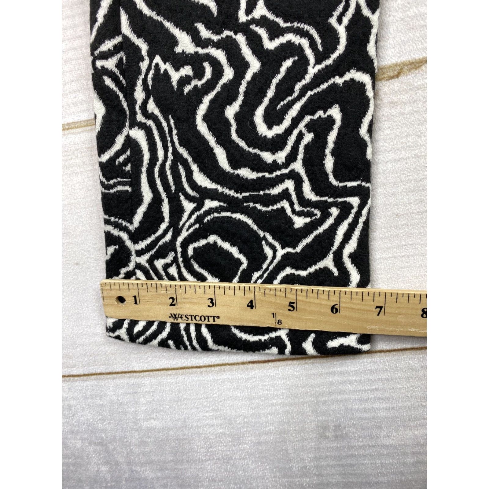 Zara Zara Pants Womens S Black White Knit Ankle Trousers Stretch Tapered Leg Multicolor Animal Print Pockets Fall Spring Summer Winter Size 28" / US 6 / IT 42 - 7 Thumbnail
