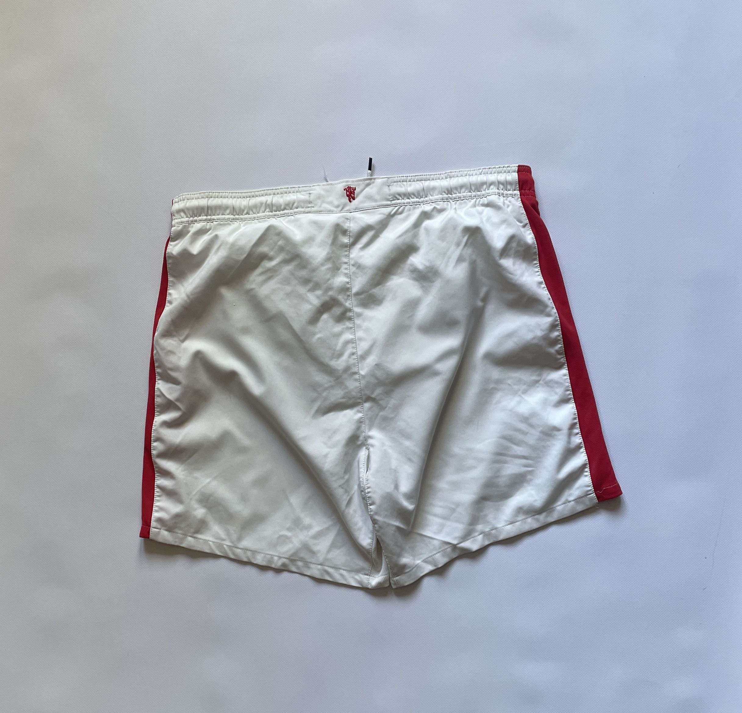 Nike Manchester United Home 2009 2010 Football Shorts Soccer Size US 30 / EU 46 - 2 Thumbnail