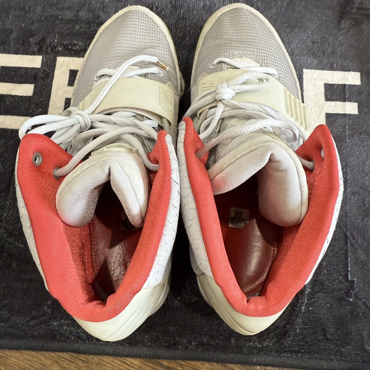 Kanye West × Nike Nike Yeezy 2 NRG Pure Platinum Size US 12 / EU 45 - 16 Thumbnail