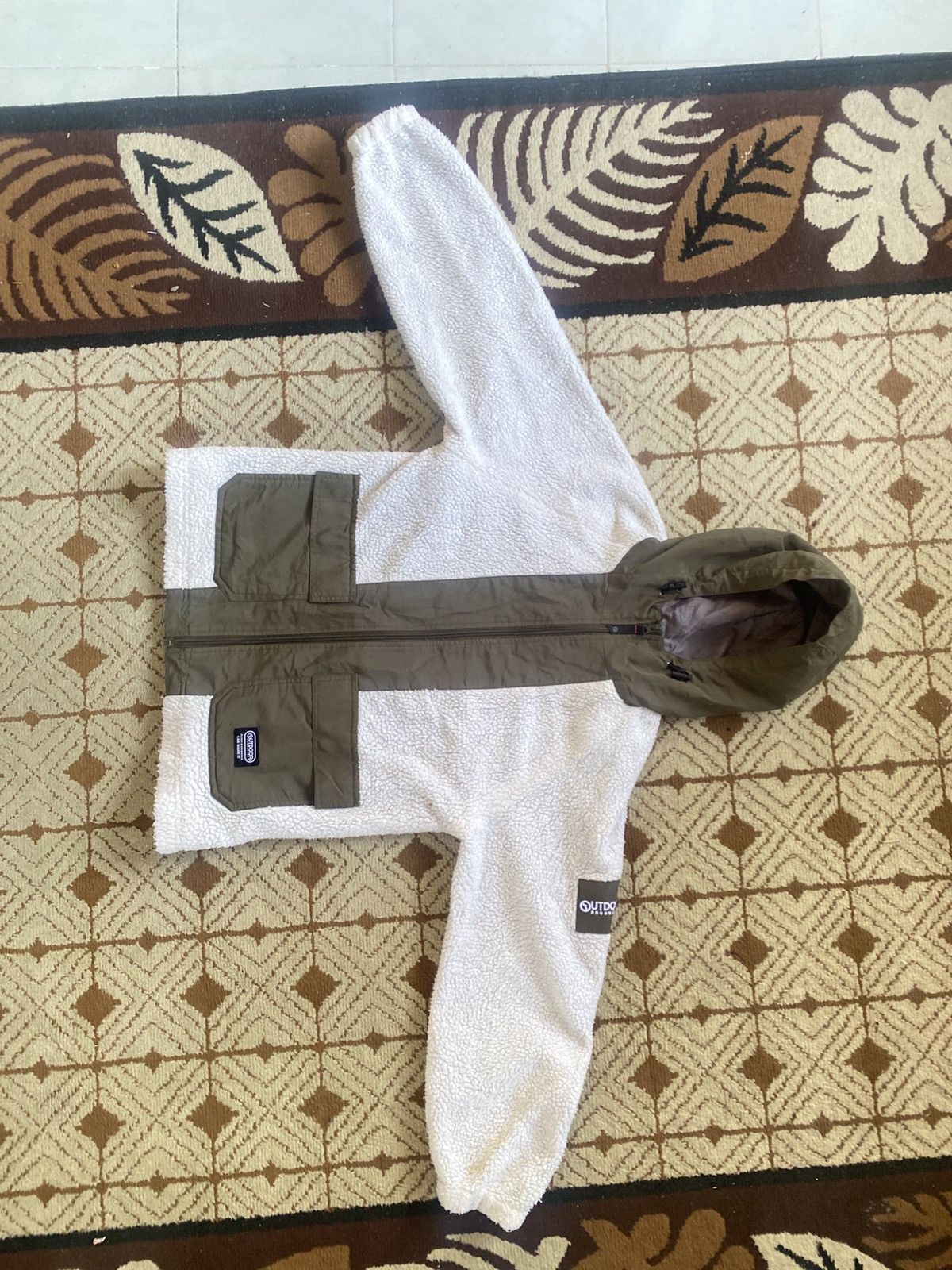 Outdoor jacket