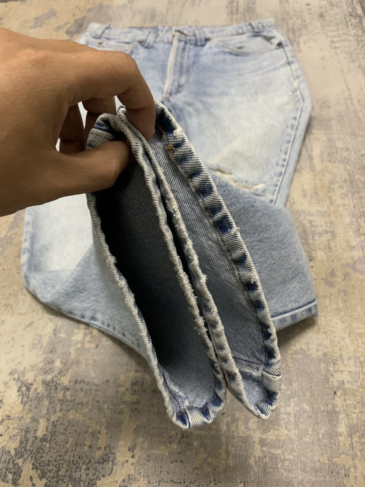 Levi's Vintage Levi's 517 Light Wash Distressed Grunge Jeans 32x27 Size US 32 / EU 48 - 12 Thumbnail