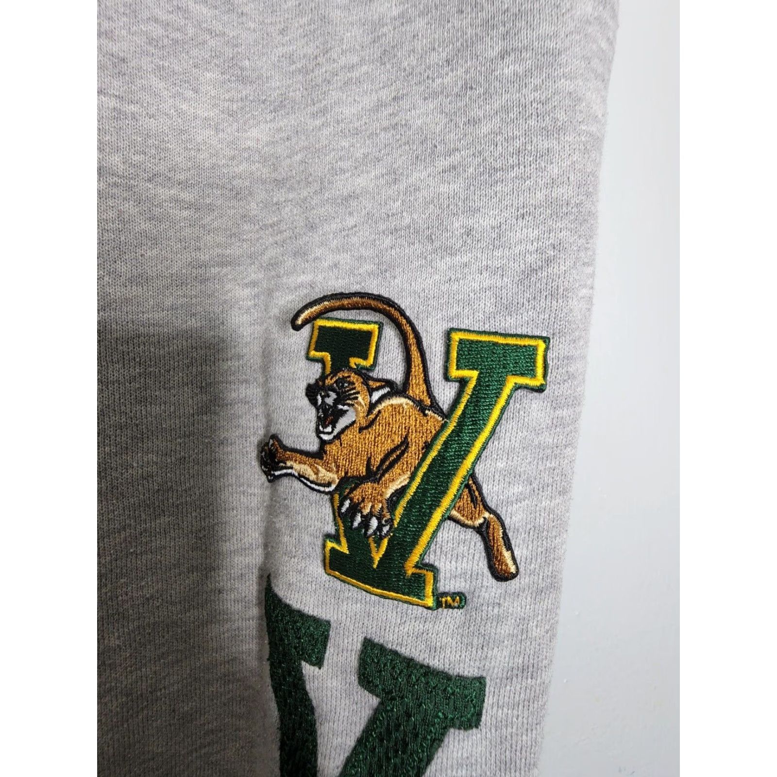 Jansport Vermont Catamounts Sweatpants Jansport Mens M UVM Sweatpants Gray 90s Logo Sports State Pockets Elastic Waist Gym & Training Men Size US 31 - 3 Thumbnail