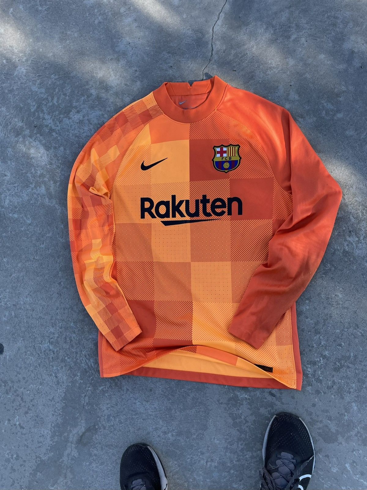 Vintage RARE FC Barcelona GK Nike Soccer Jersey Blokecore Y2K Size US M / EU 48-50 / 2 - 5 Thumbnail