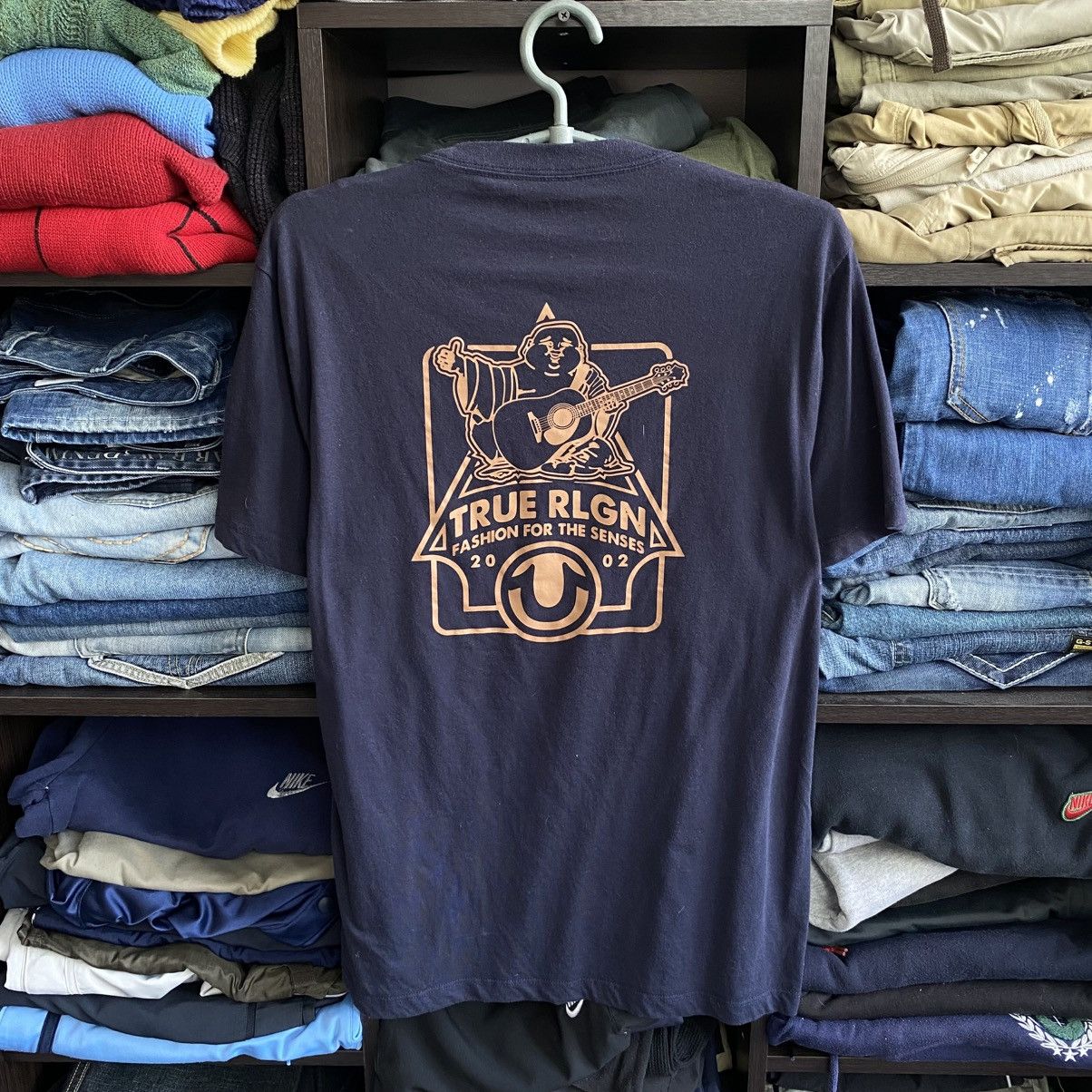 True Religion Mens True Religion Big Logo y2k opium tee Size US M / EU 48-50 / 2 - 1 Thumbnail