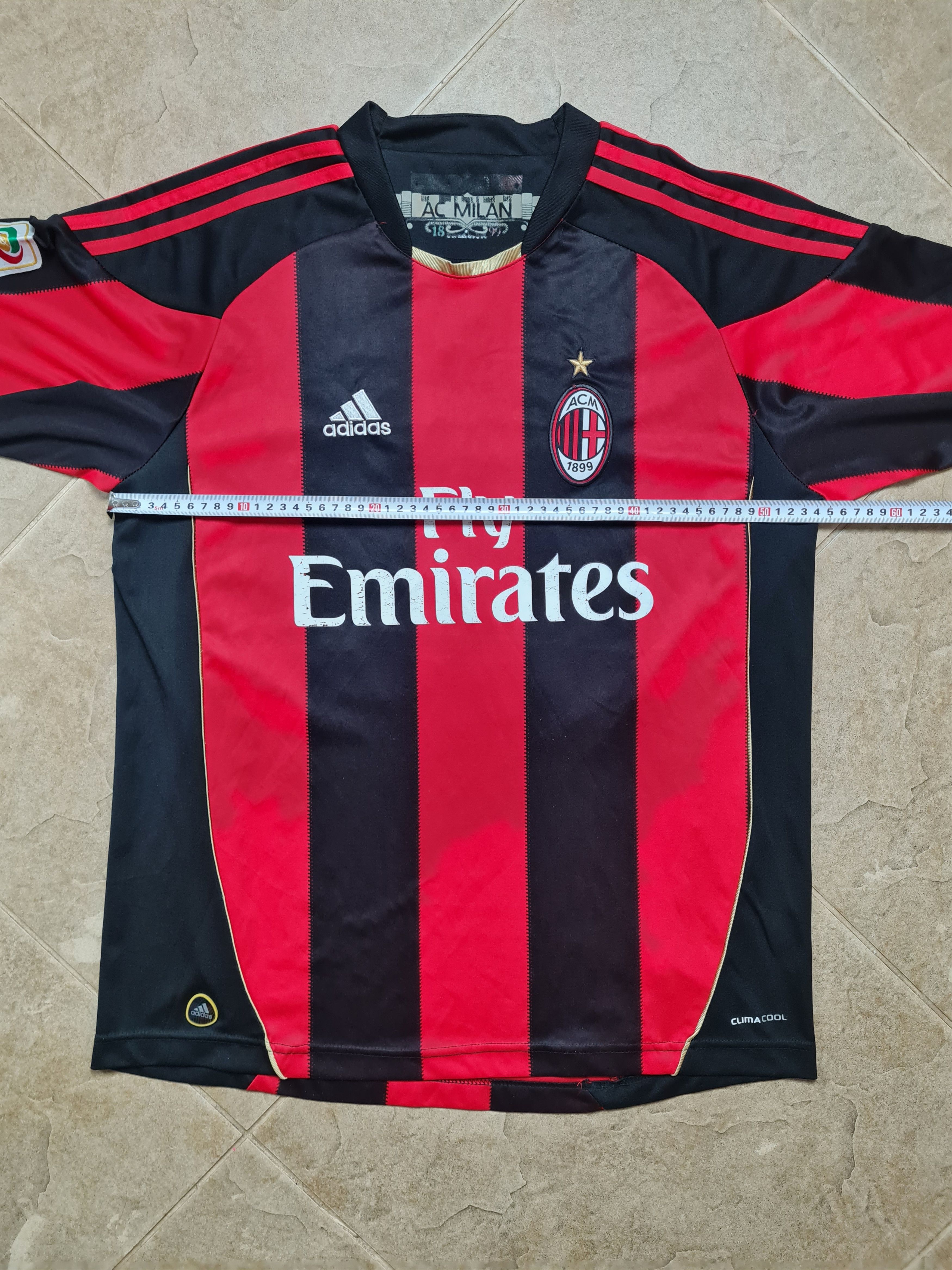 Other AC Milan 2008-2010 Home Jersey Ronaldinho #80 Retro Football Size US M / EU 48-50 / 2 - 6 Thumbnail