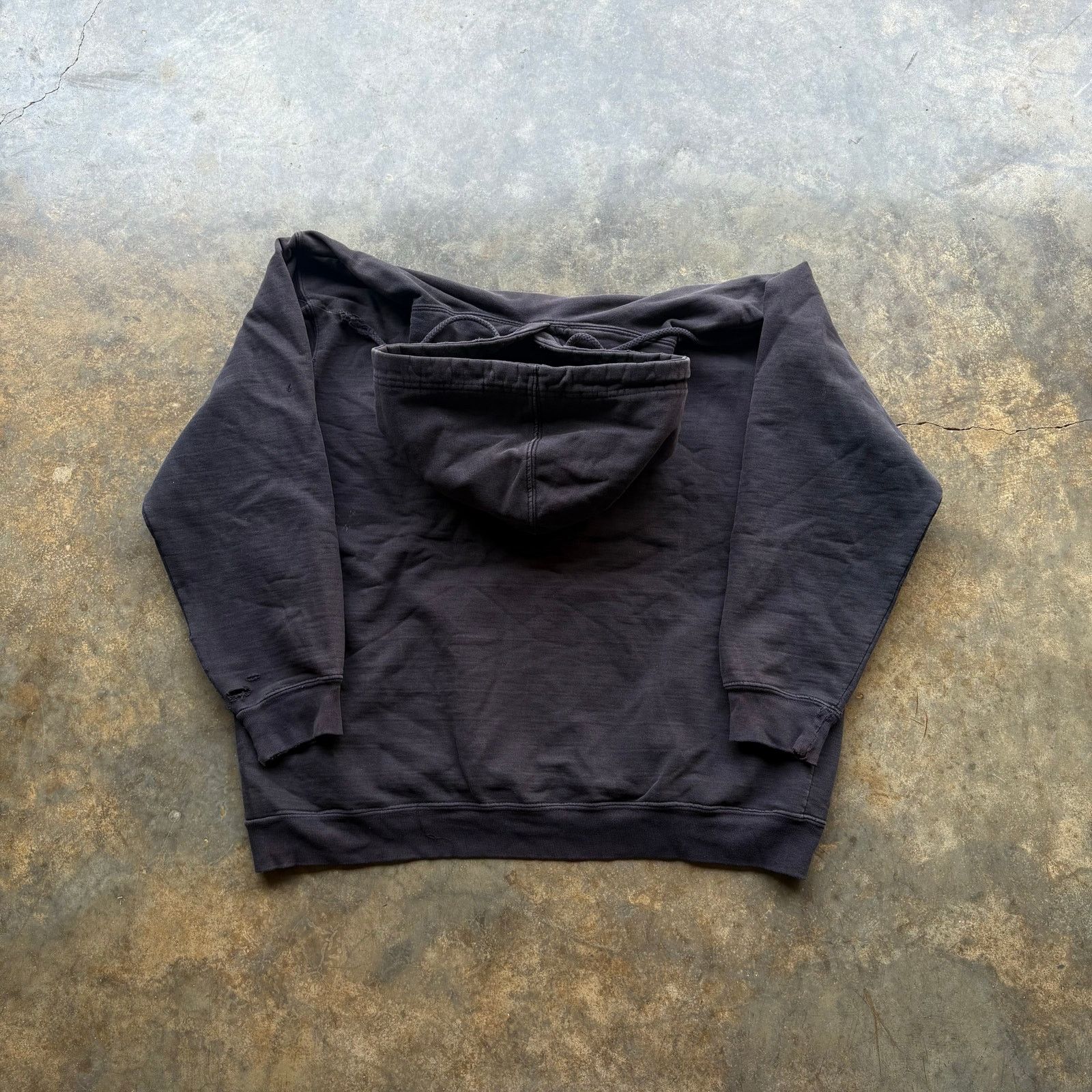 AC/DC Vintage Y2K Thrashed AC/DC Faded Sweatshirt Size US M / EU 48-50 / 2 - 7 Thumbnail