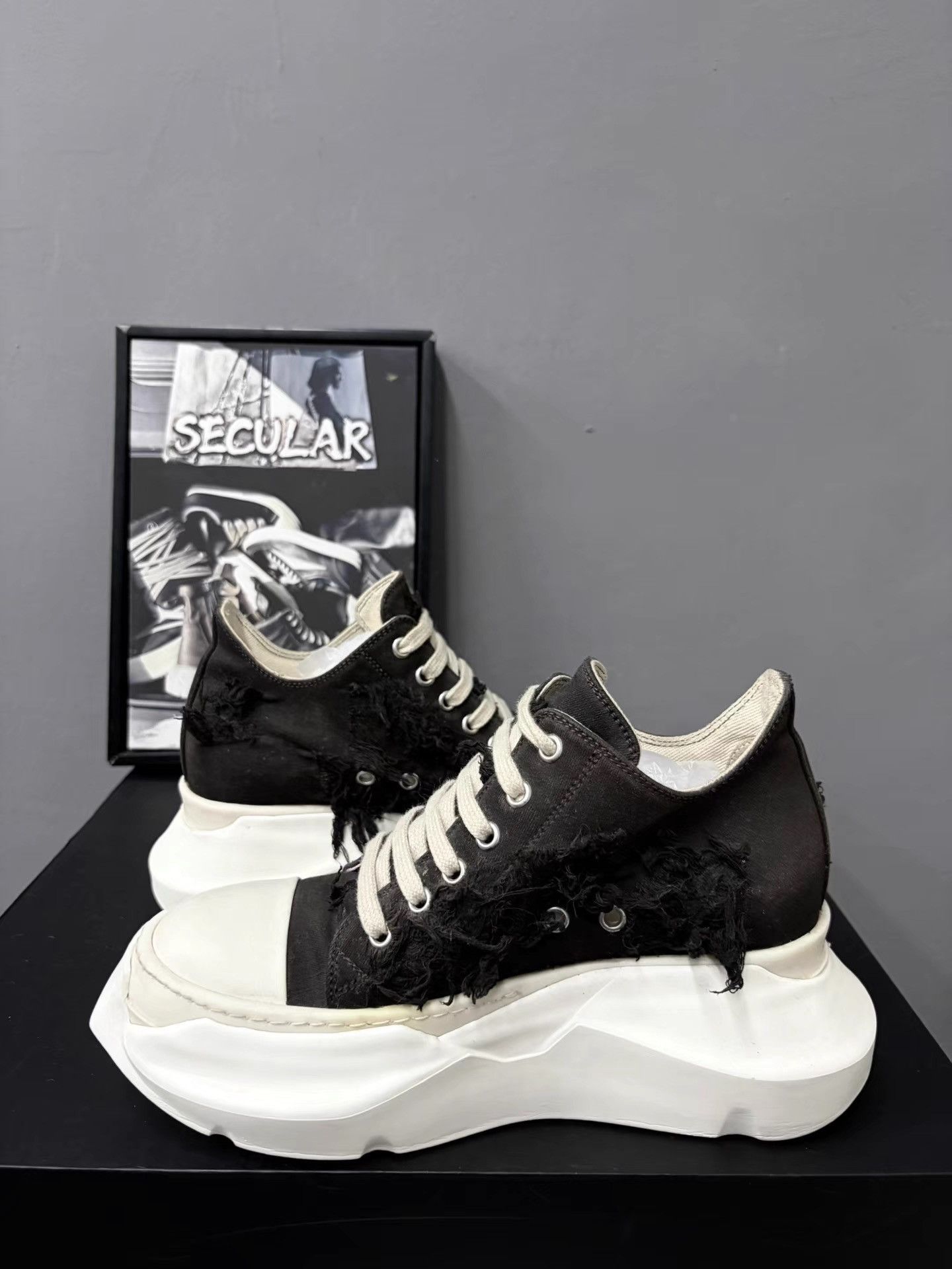 Rick Owens Rick Owens Two-Tone Beat-Up Low-Top Ramones K34 Size US 6 / IT 36 - 5 Thumbnail