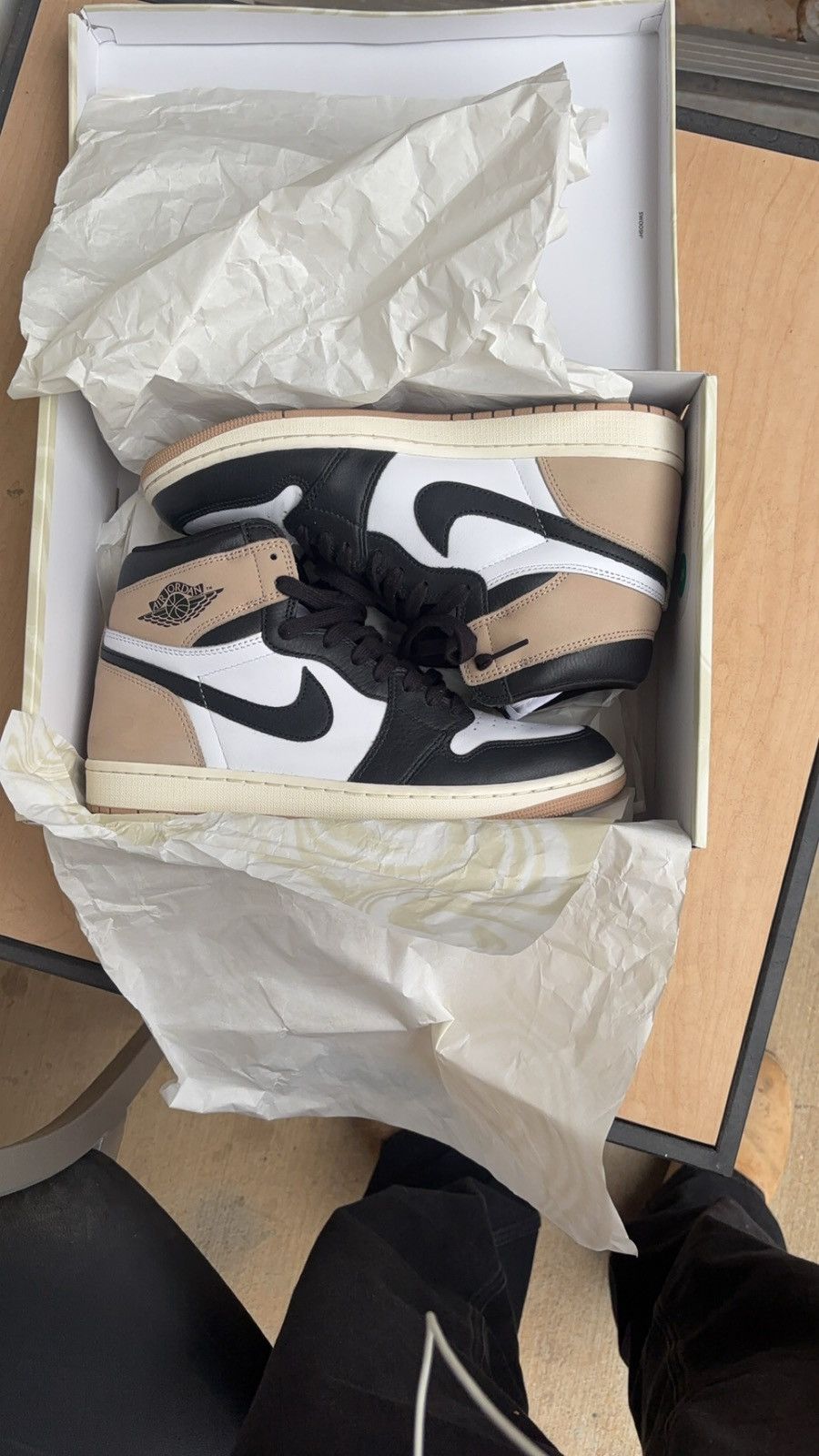 Jordan Brand Jordan Latte 1s Size US 10 / EU 43 - 3 Thumbnail