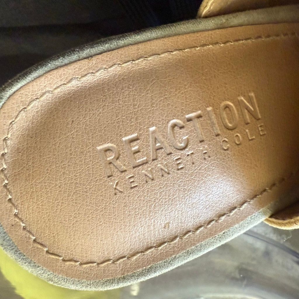 Kenneth Cole Kenneth Cole nude suede leather open toe bootie sz 9.5 Size US 9.5 / IT 39.5 - 8 Thumbnail