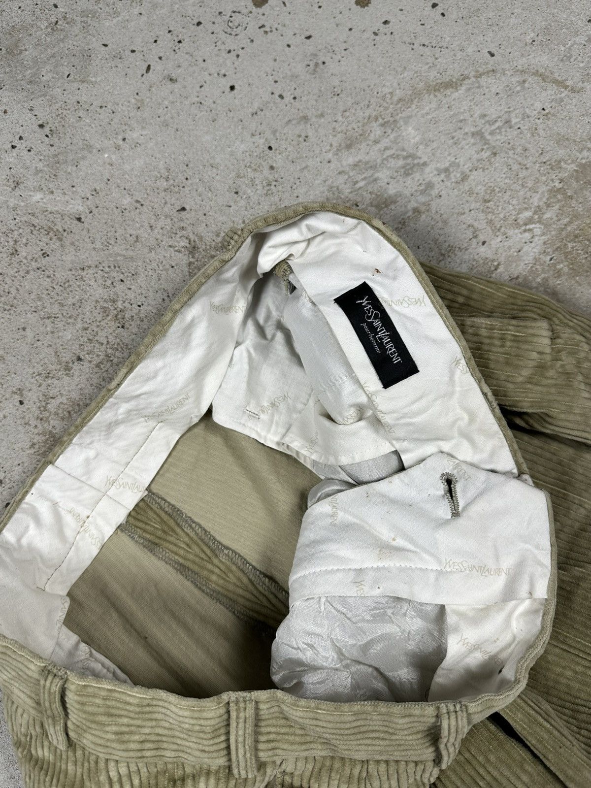 Yves Saint Laurent Vintage 90s Yves Saint Laurent Baggy Corduroy Beige Pants Size US 34 / EU 50 - 13 Thumbnail
