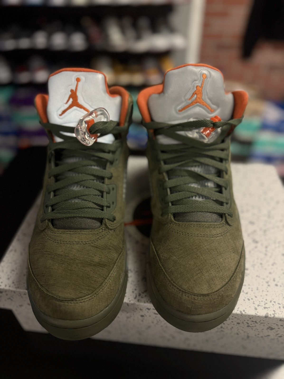 Jordan Brand × Nike Jordan 5 Olive Size 11 Pre Owned 🧼 W/ BOX Size US 11 / EU 44 - 4 Thumbnail