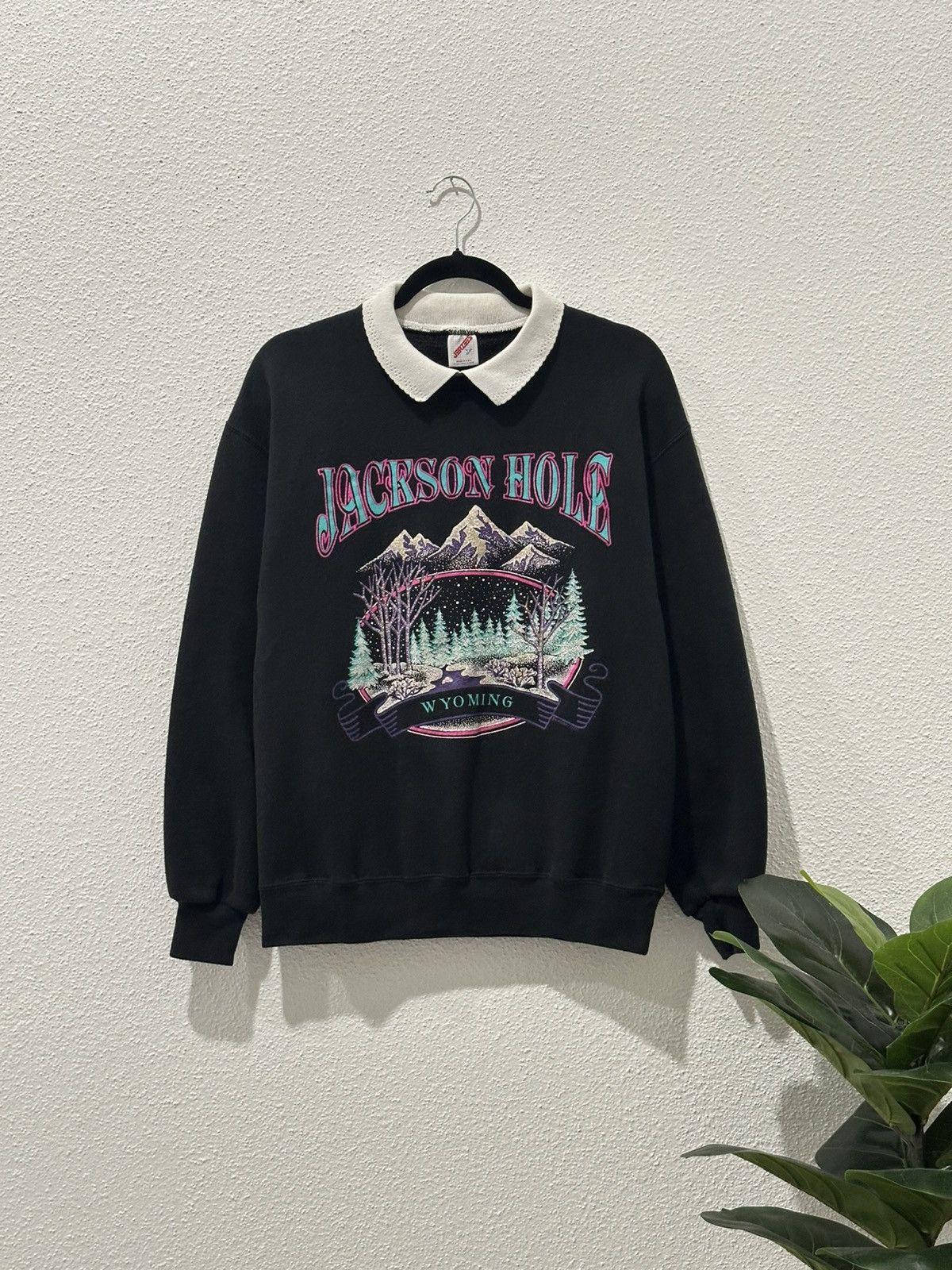 Other Vintage 90s Jackson Hole Wyoming Collared Sweatshirt Wmn’s L Size M / US 6-8 / IT 42-44 - 1 Thumbnail