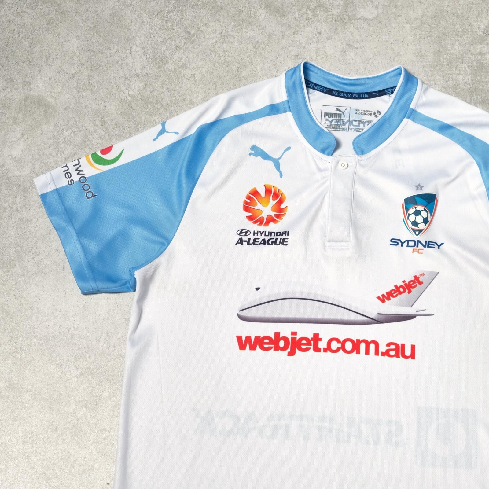 Puma 2015/16 Sydney FC Away Shirt Puma (L) Size US L / EU 52-54 / 3 - 3 Thumbnail