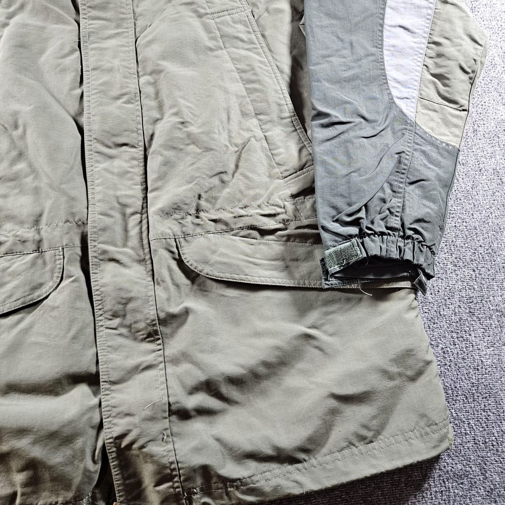 Vintage L.L. Bean Parka Jacket Mens LT Green Hooded Nylon Outdoor Hiking Lined Full Zip Pockets Seasonal Fall + Logo Zipper Vintage: No (avoid extra text) Size US L / EU 52-54 / 3 - 5 Thumbnail