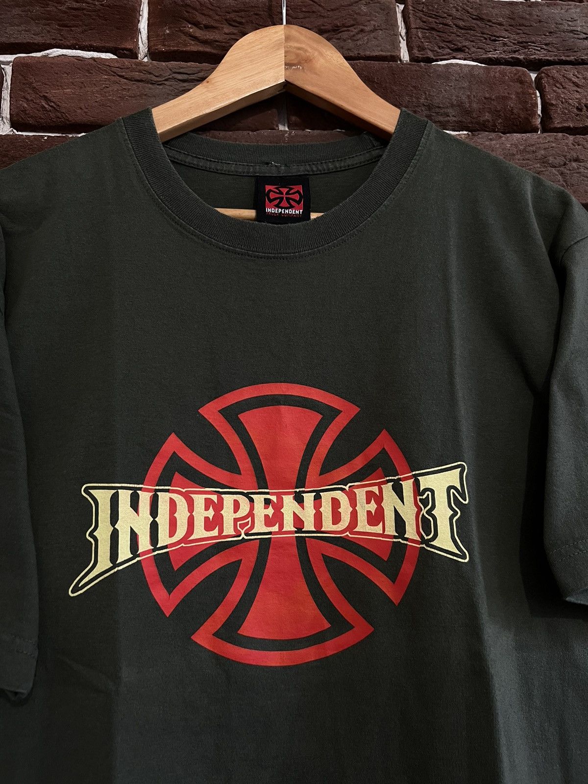 Independent Truck Co. Independent Truck Company Vintage Y2k Skate Tshirt Green l Size US L / EU 52-54 / 3 - 3 Thumbnail